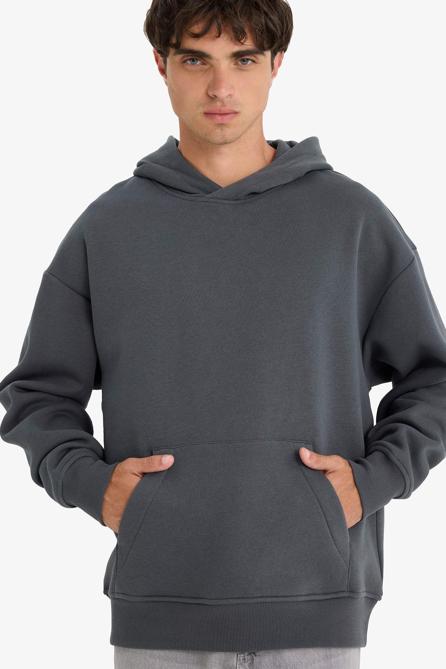 Oversize Fit Long Sleeve Pocket Sweatshirt