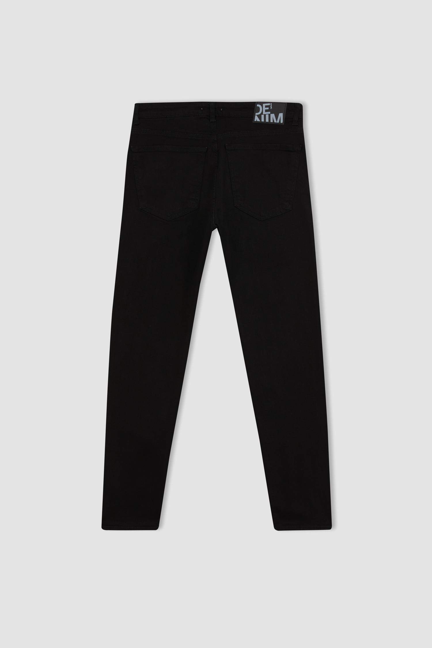 Slim Tapered Fit Narrow Fit Normal Waist Tapered Leg Jeans