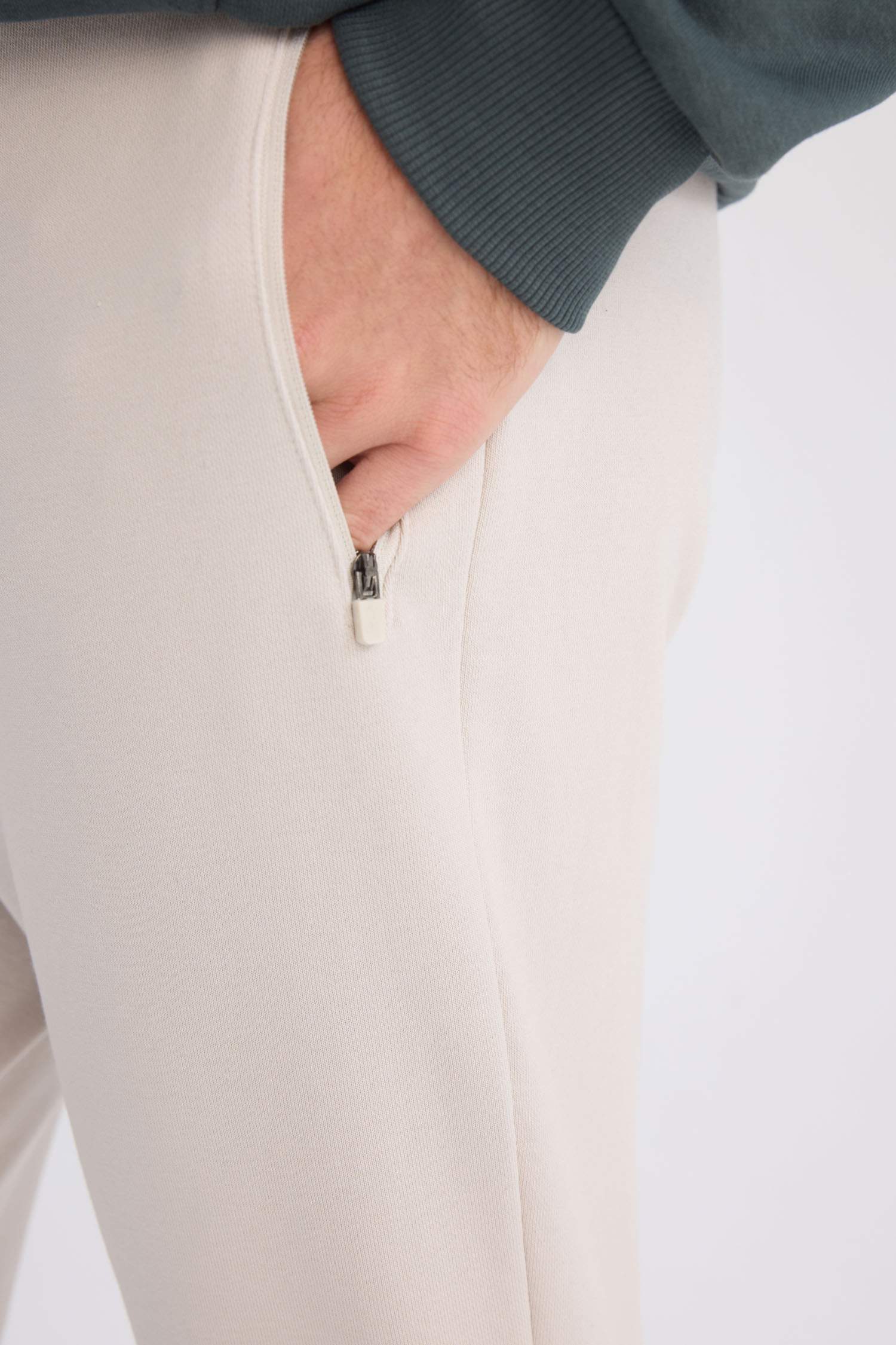 Jogger Eşofman Altı Slim Fit Dar Kesim Beli Bağcıklı Lastikli Paça Fermuar Cepli 