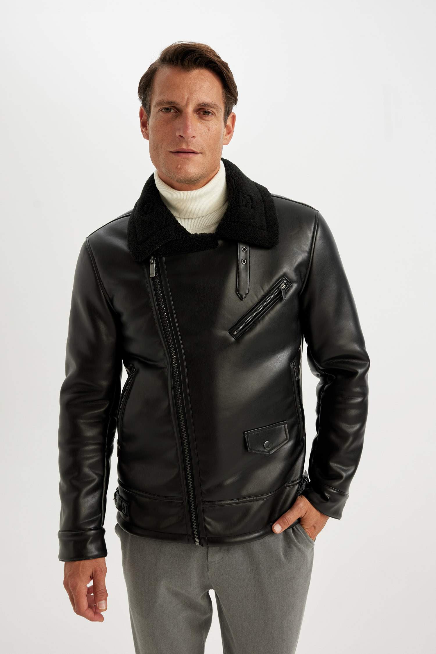 Su İtici Slim Fit Dar Kesim Astarlı Fermuarlı Cepli Kürk Yakalı Suni Deri Ceket Mont