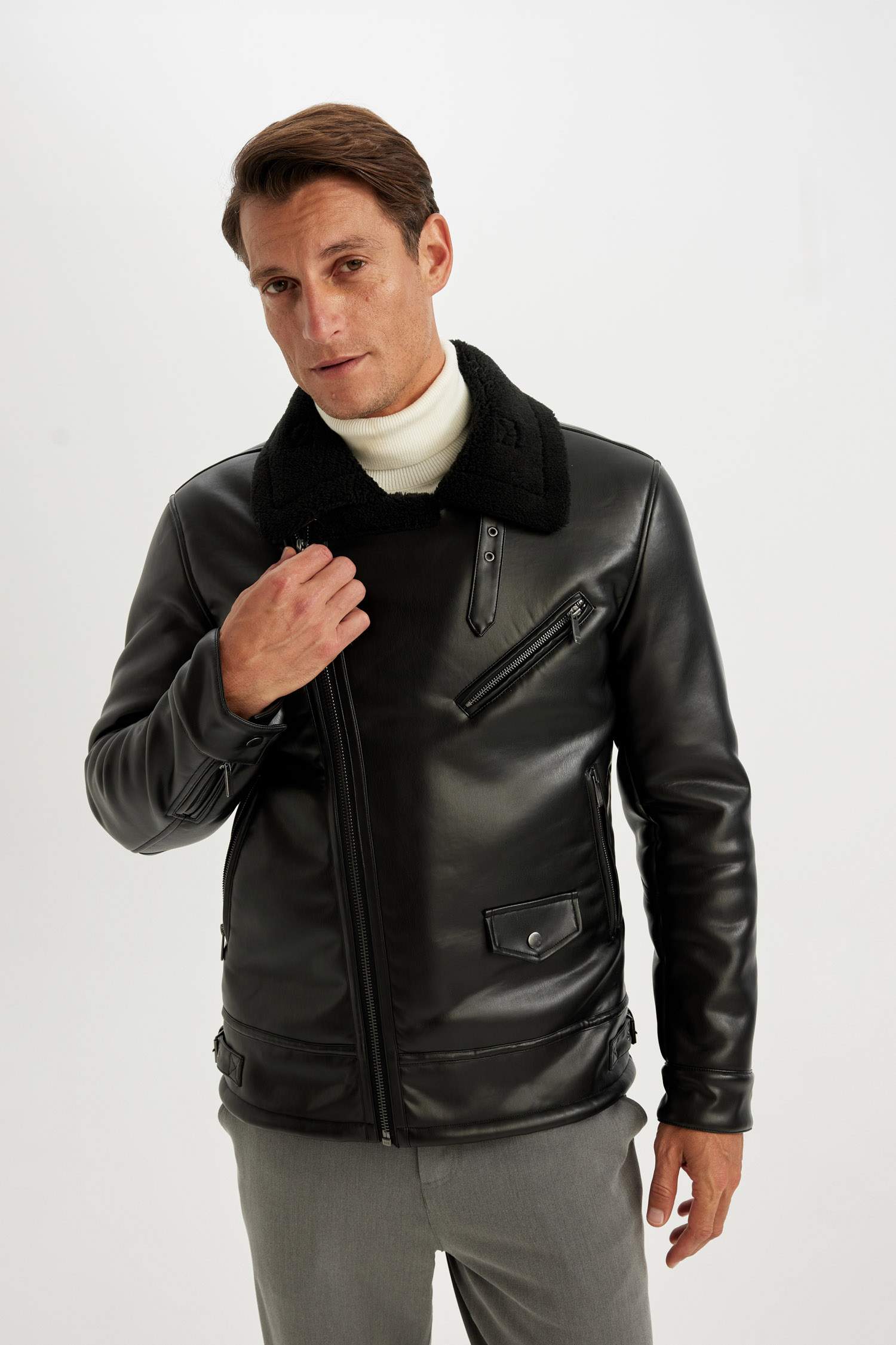 Su İtici Slim Fit Dar Kesim Astarlı Fermuarlı Cepli Kürk Yakalı Suni Deri Ceket Mont