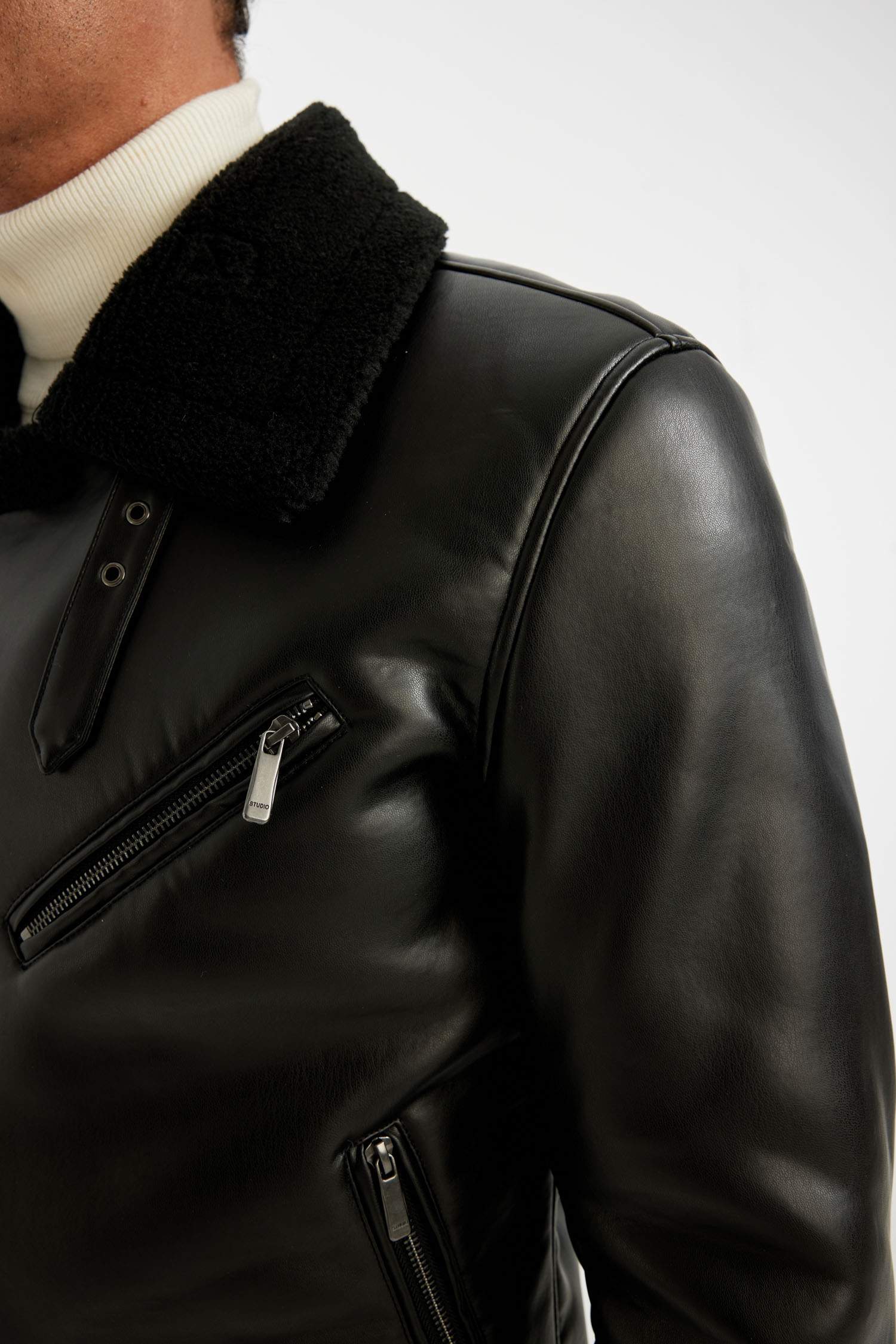 Su İtici Slim Fit Dar Kesim Astarlı Fermuarlı Cepli Kürk Yakalı Suni Deri Ceket Mont