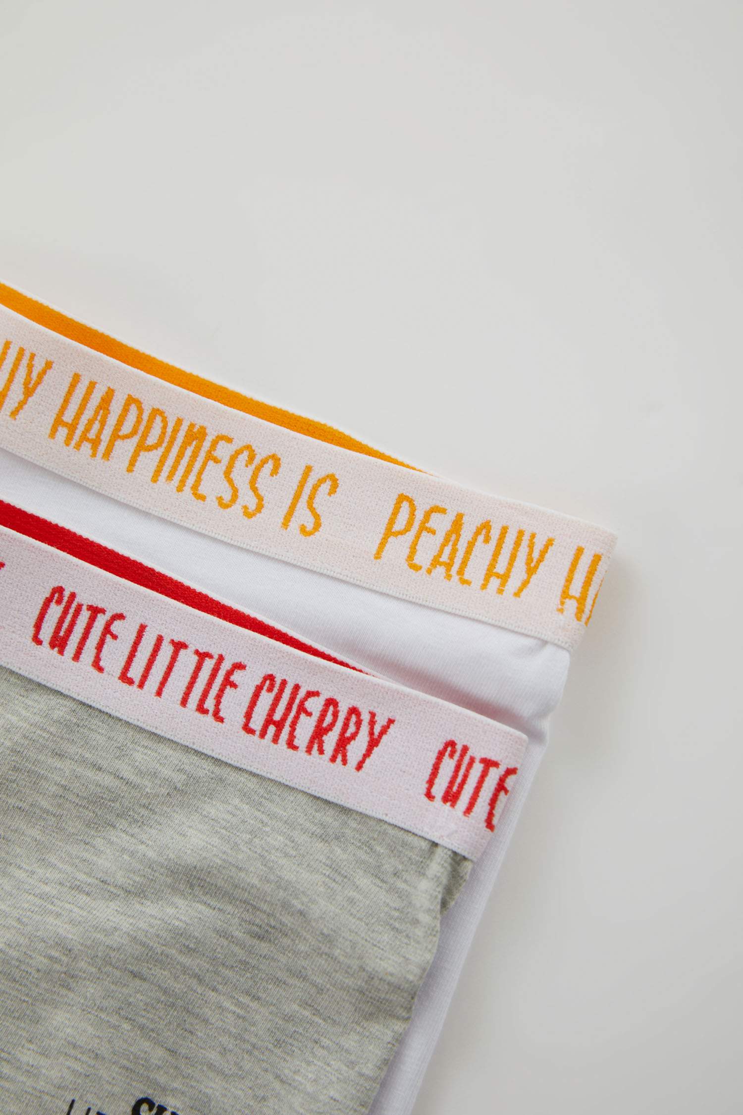 بوكسر بناتي - قطعتين