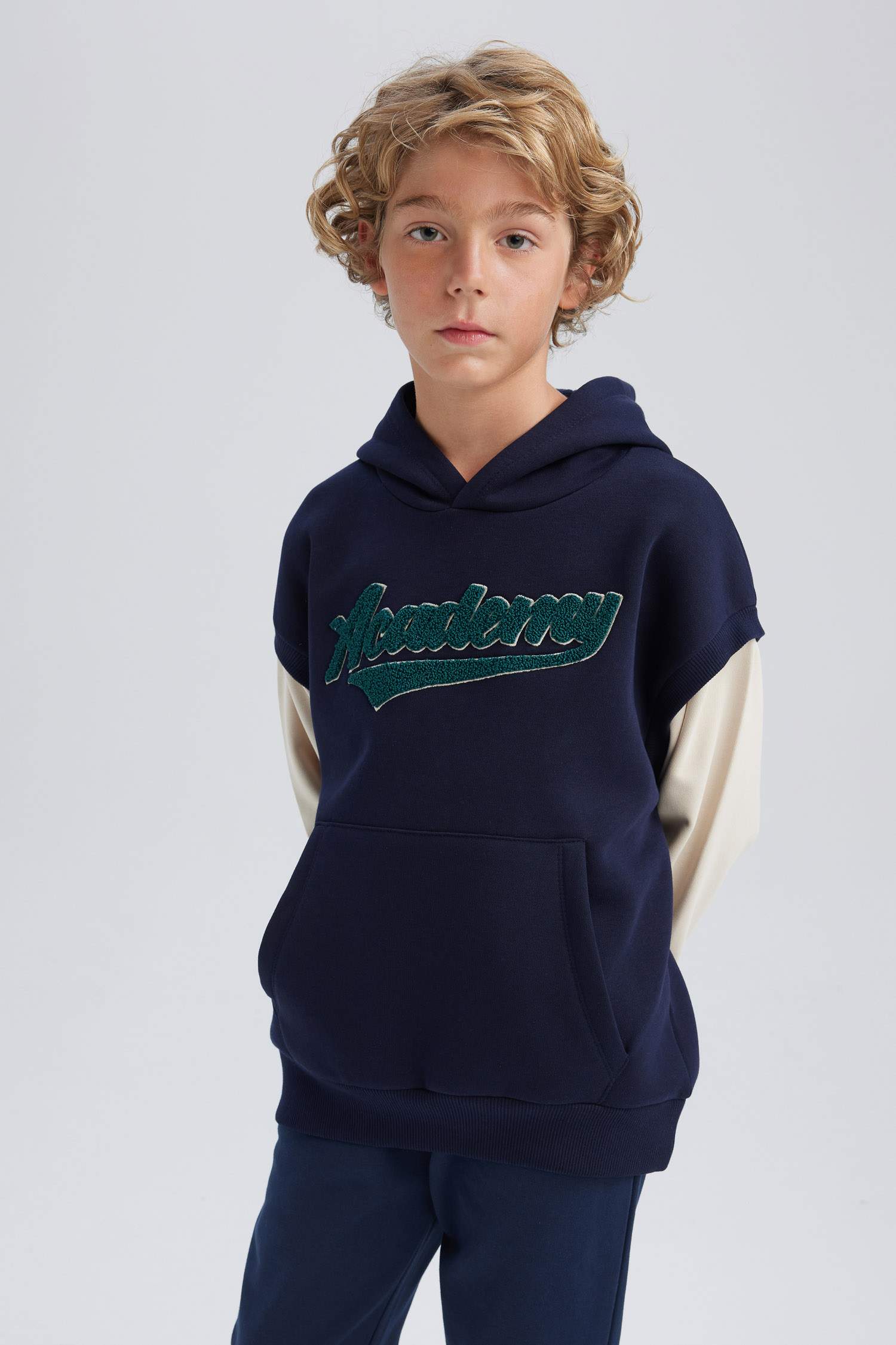 Ұлдарға үлкен пішім бас киімді Свитер