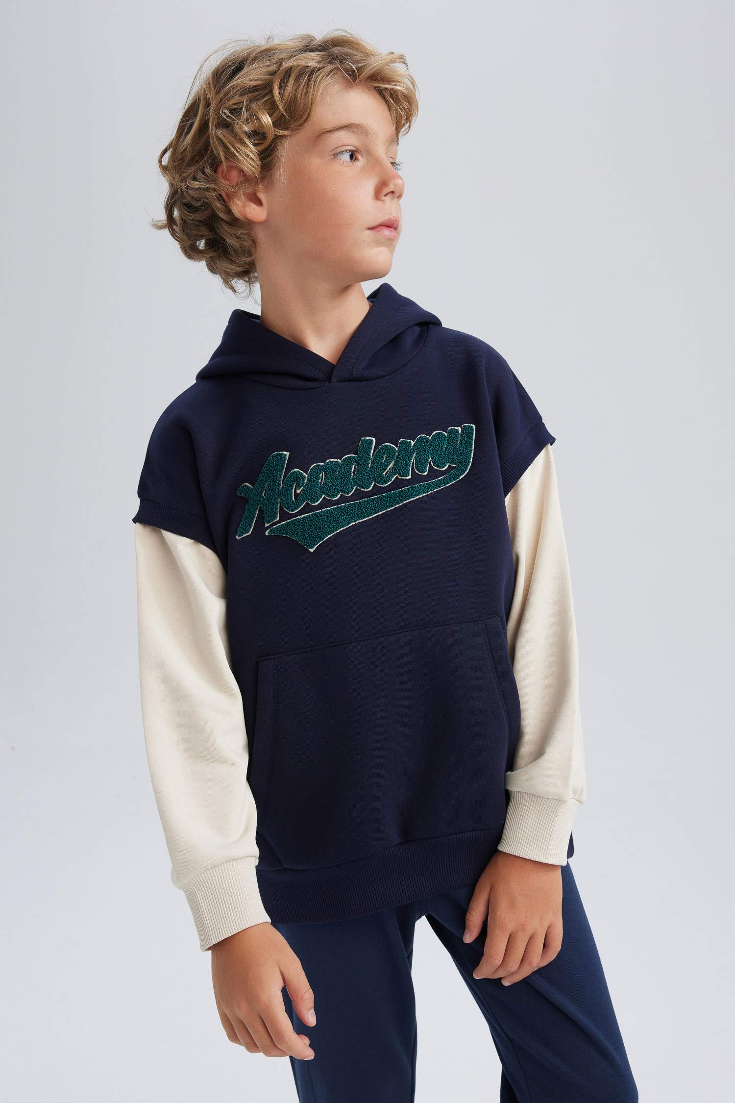 Ұлдарға үлкен пішім бас киімді Свитер