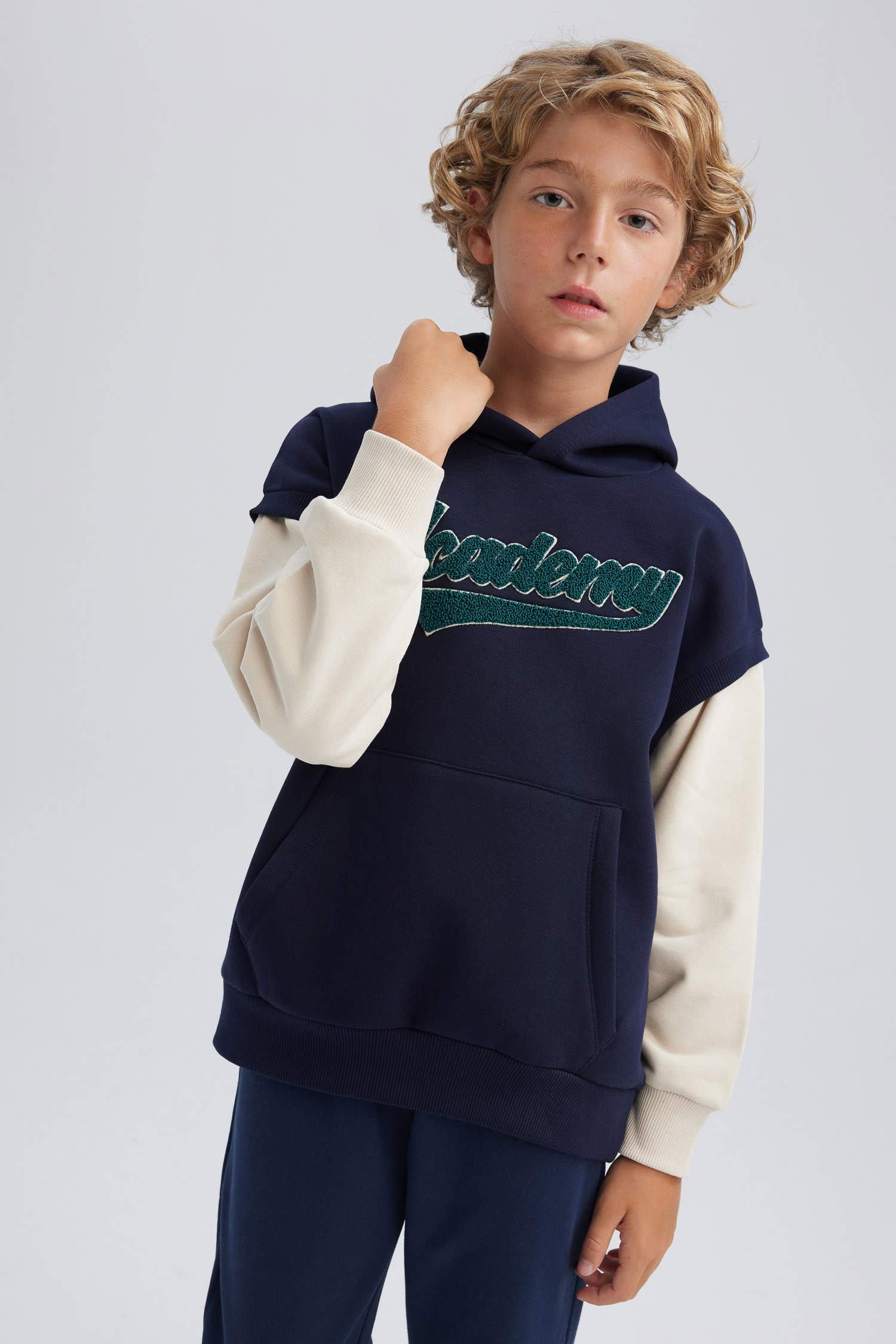 Ұлдарға үлкен пішім бас киімді Свитер