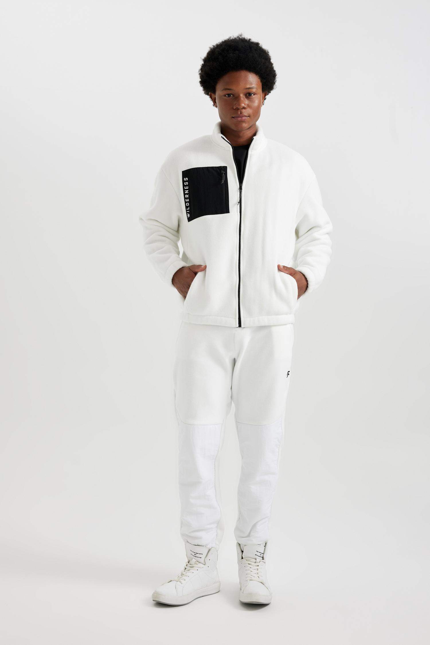 سويتر قطيفة اوفر سايز من DeFactoFit