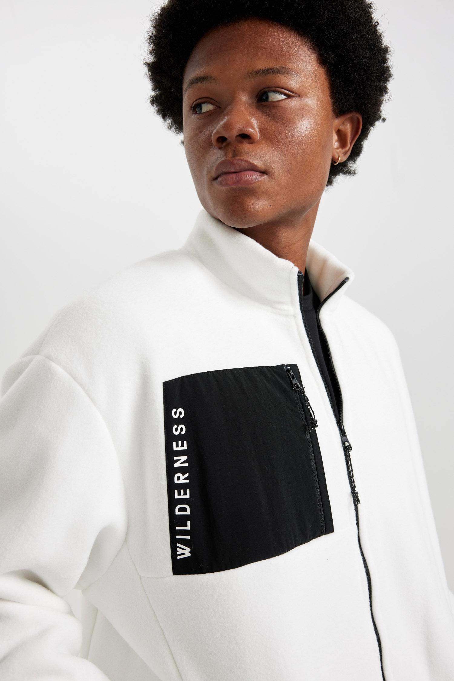 سويتر قطيفة اوفر سايز من DeFactoFit