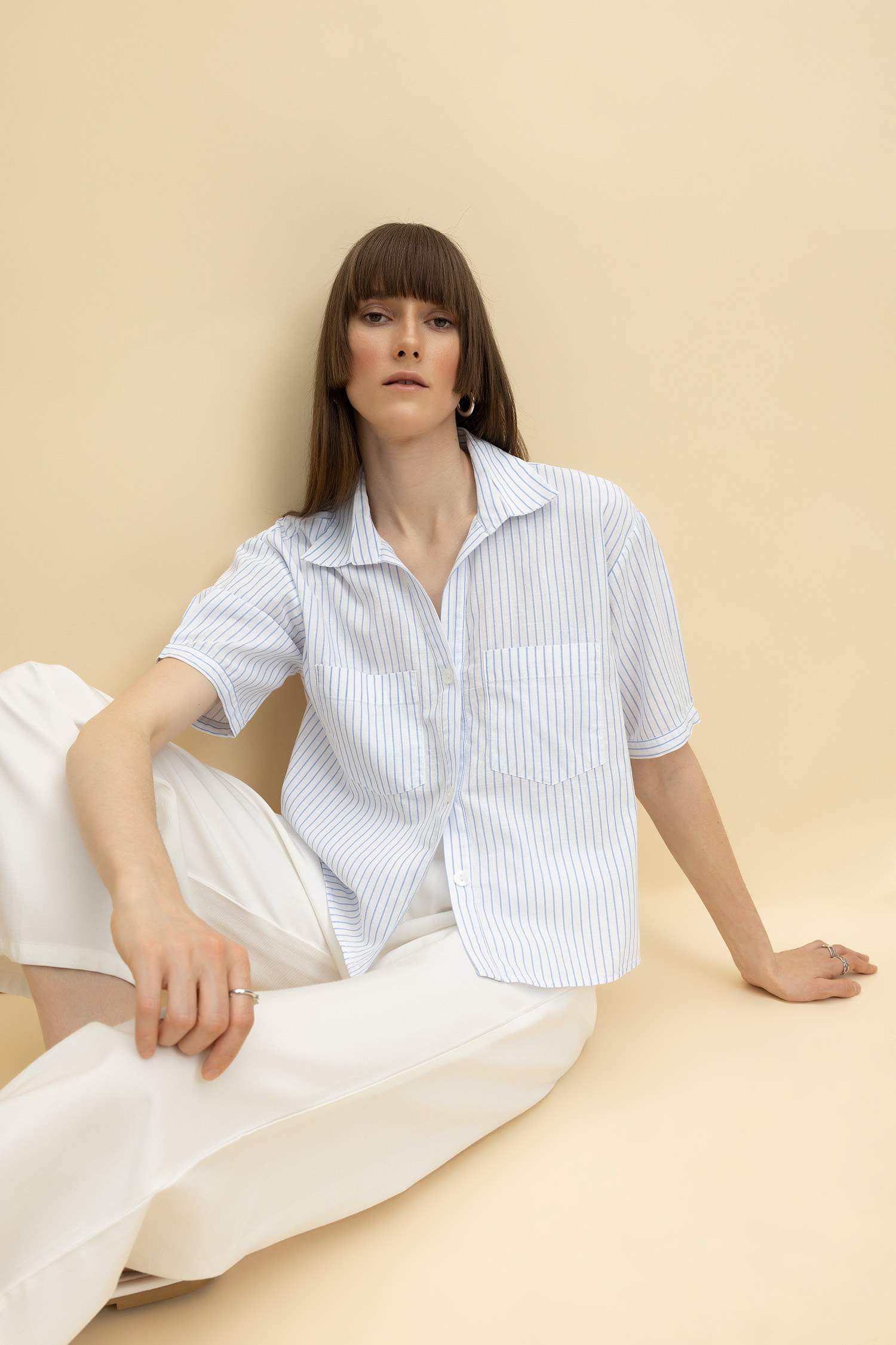 Crop V-Neck Short Sleeve Shirt