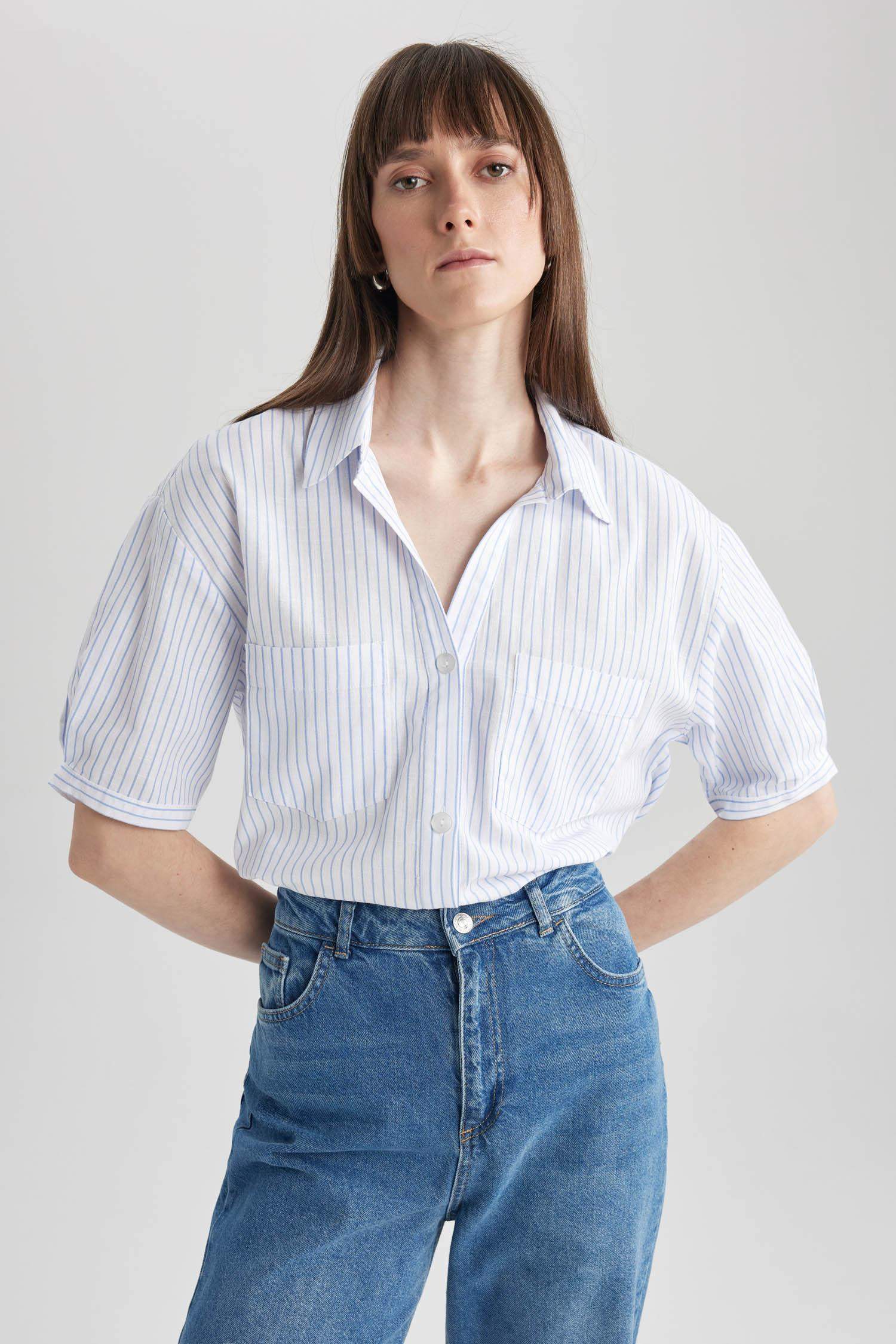 Crop V-Neck Short Sleeve Shirt