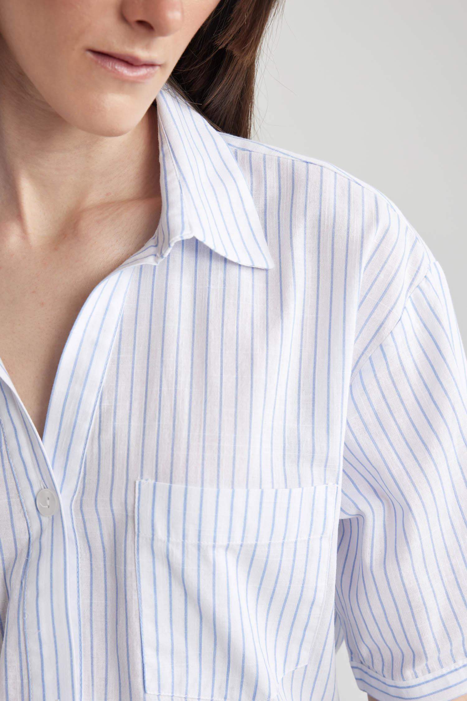 Crop V-Neck Short Sleeve Shirt