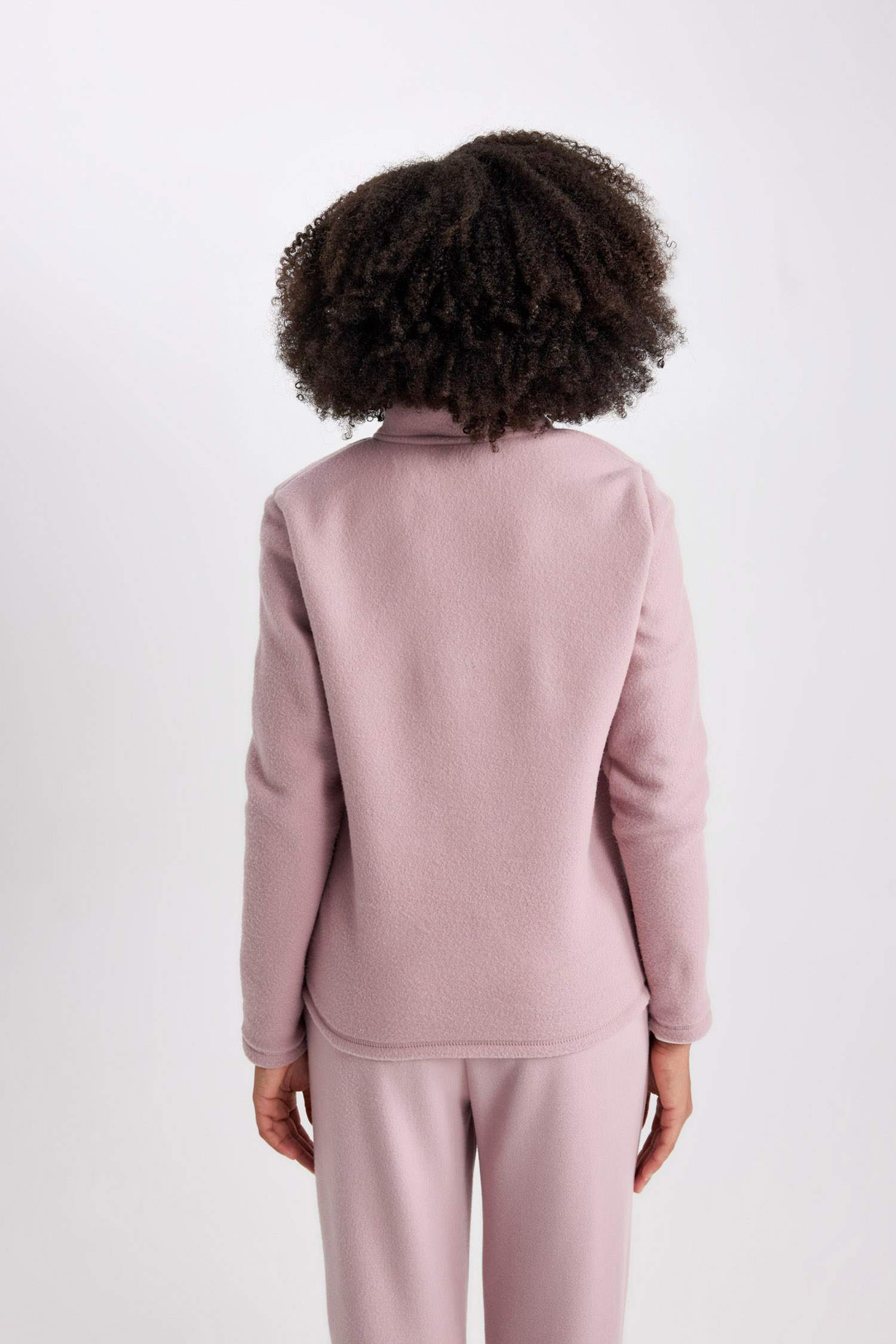 سويت شيرت قطيفة بطبعة شعار قصة عادية بسوسته