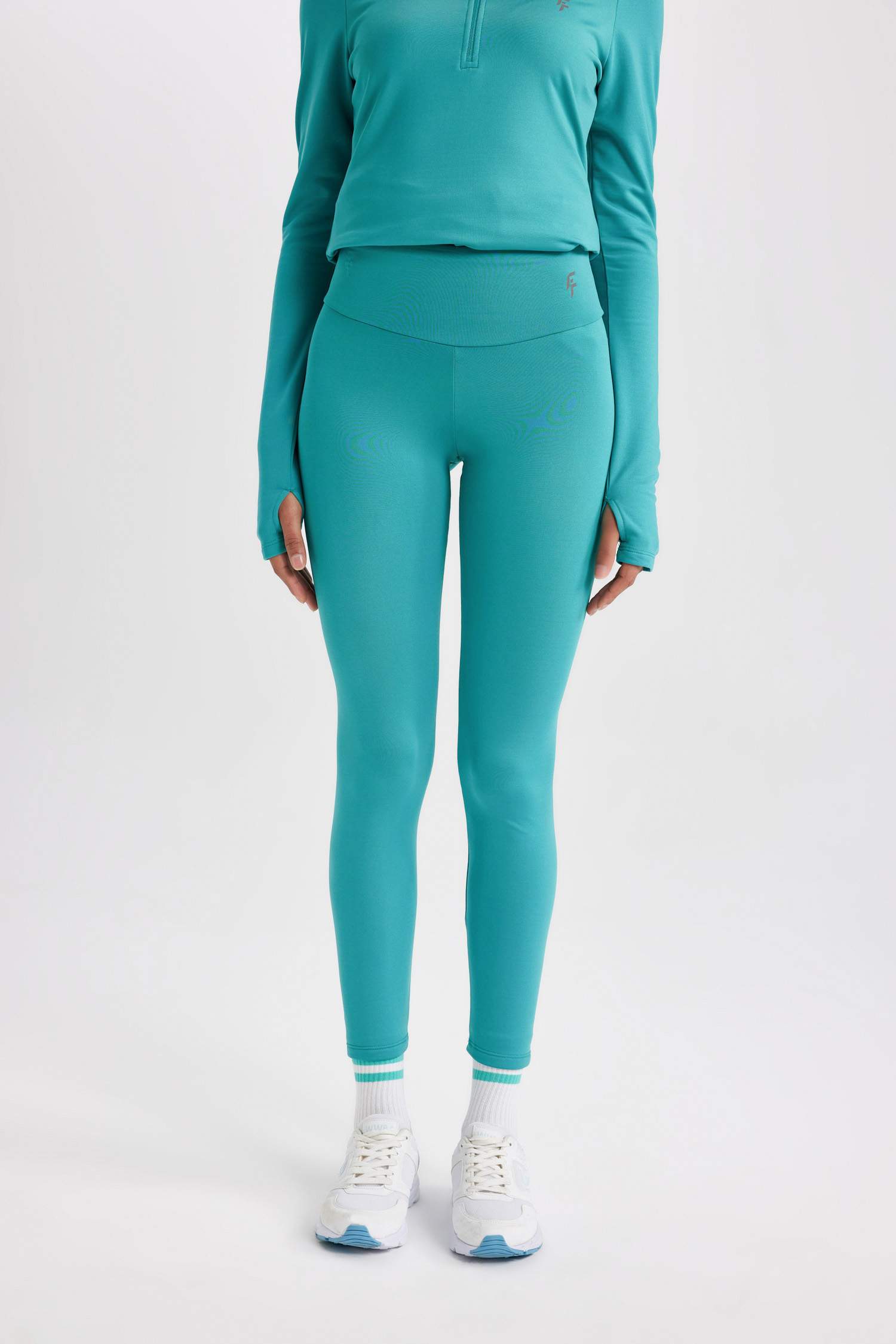 стандарт пішім беліңізді жабыңыз Леггинстер