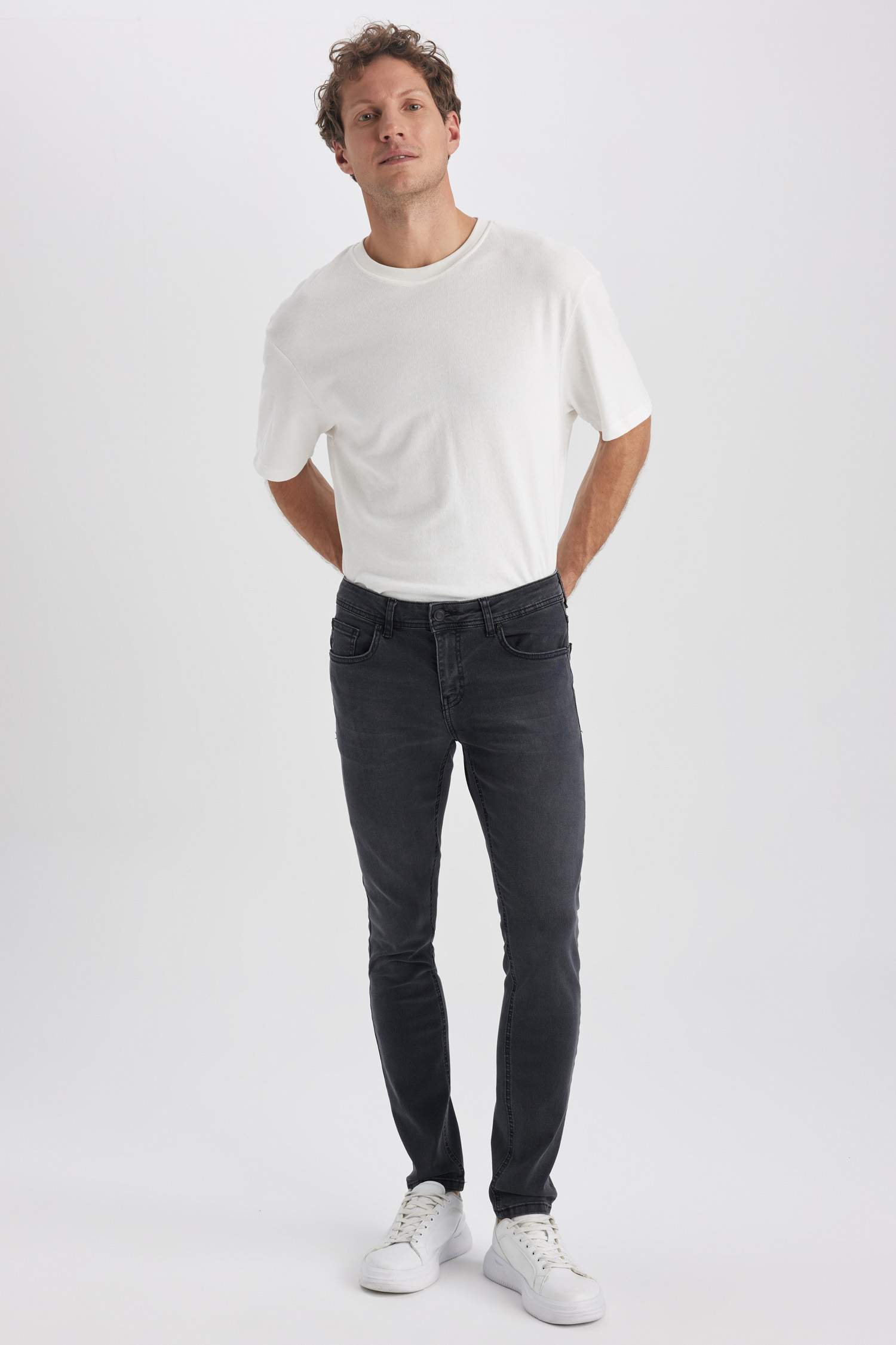 Carlo Skinny Fit Extra Slim Fit Normal Waist Jeans