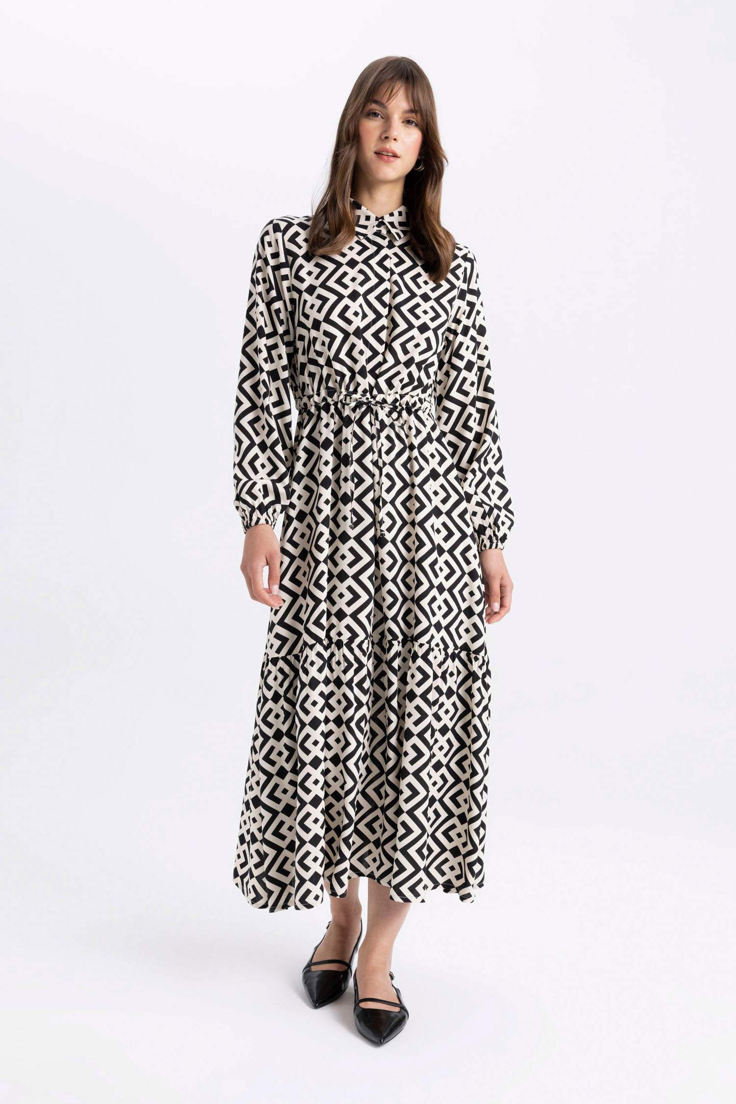 فستان كم طويل مطبوع من فيسكوز برقبة قميص