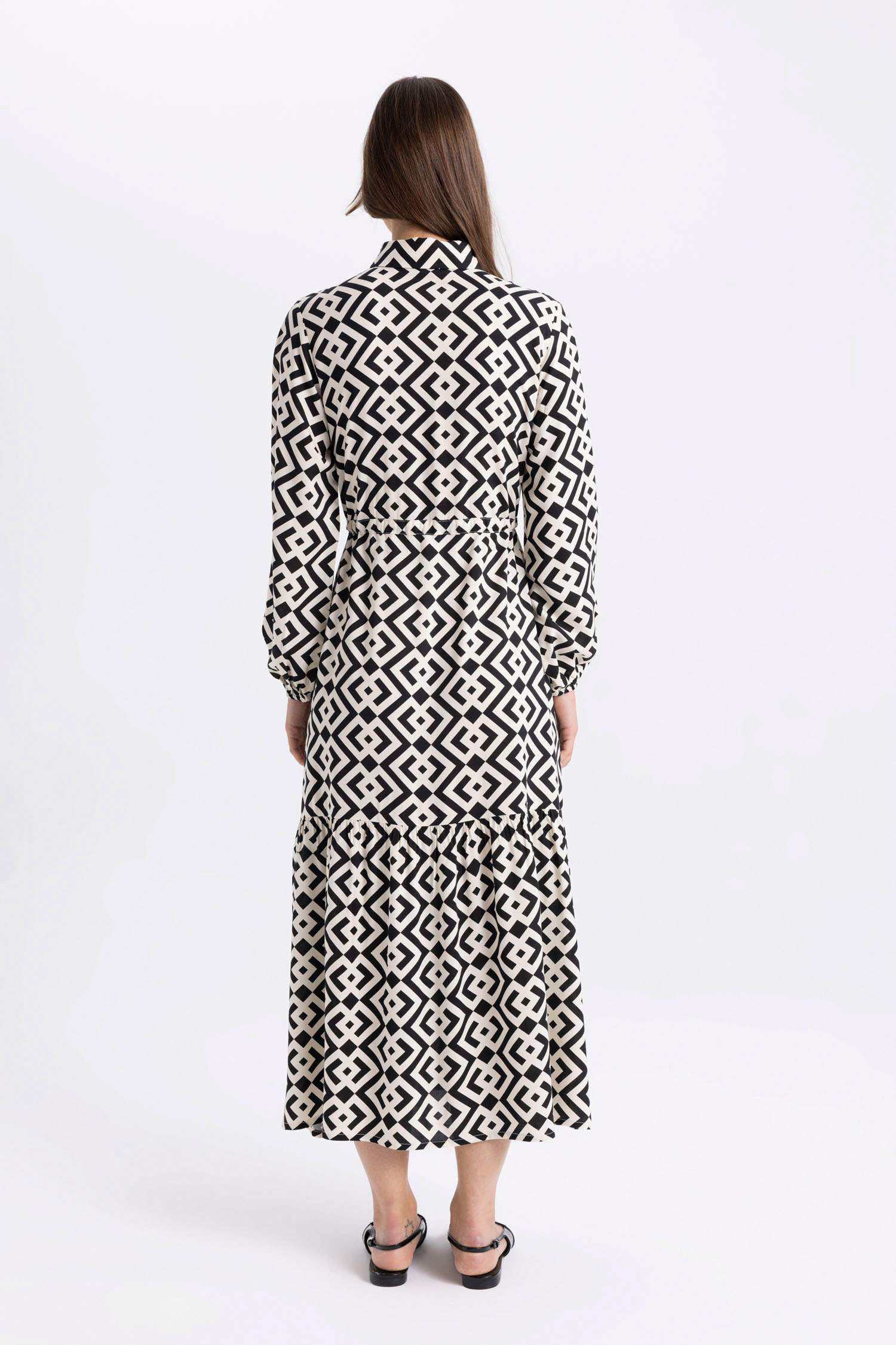 Robe longue en viscose imprimée à manches longues et col chemise