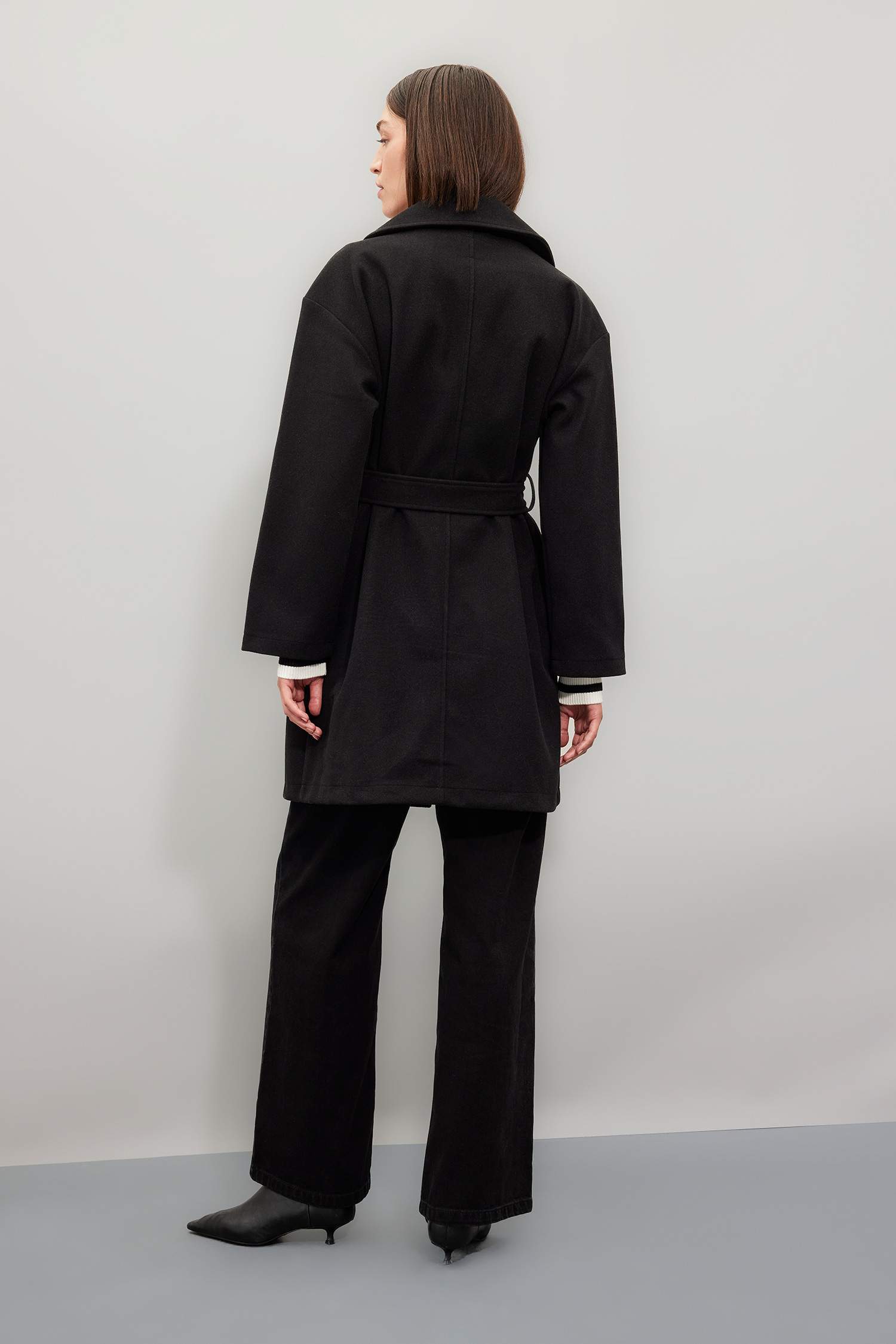 Плюшевое пальто оверсайз свободного кроя