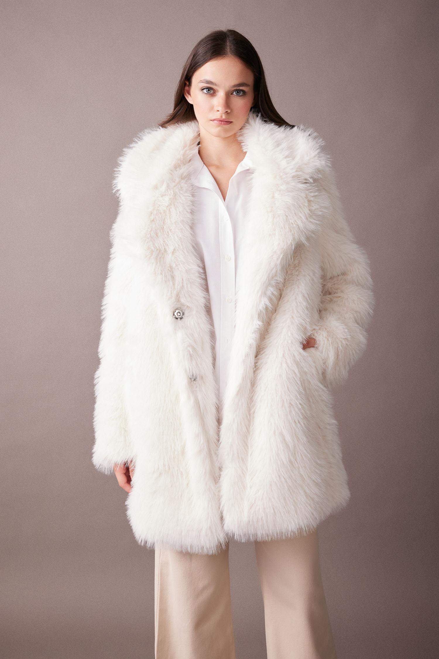 White Woman Faux Fur 2846872 | DeFacto