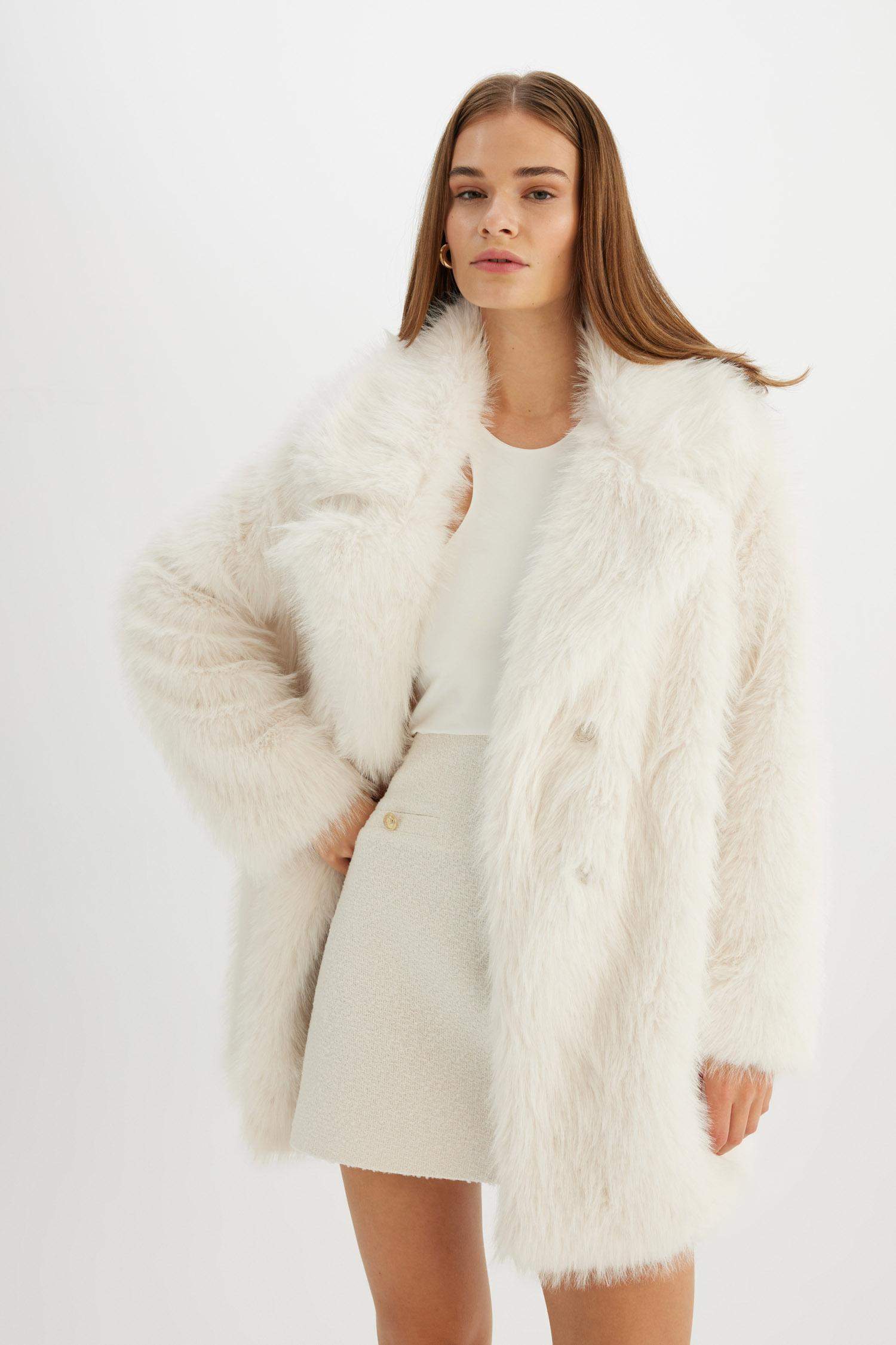 Uzun Pelüş Kaban Oversize Geniş Kalıp Çıtçıtlı