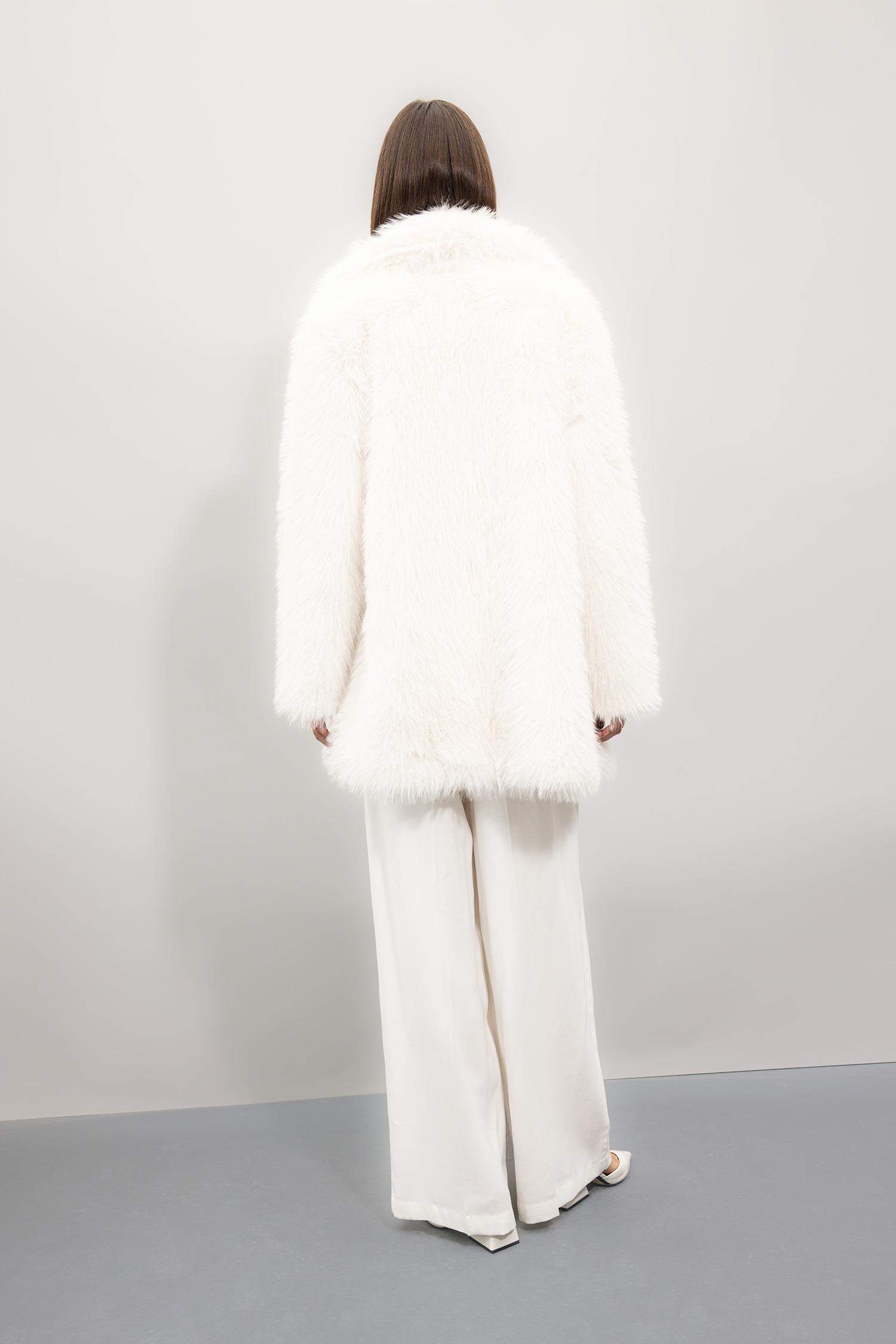 Uzun Pelüş Kaban Oversize Geniş Kalıp Çıtçıtlı