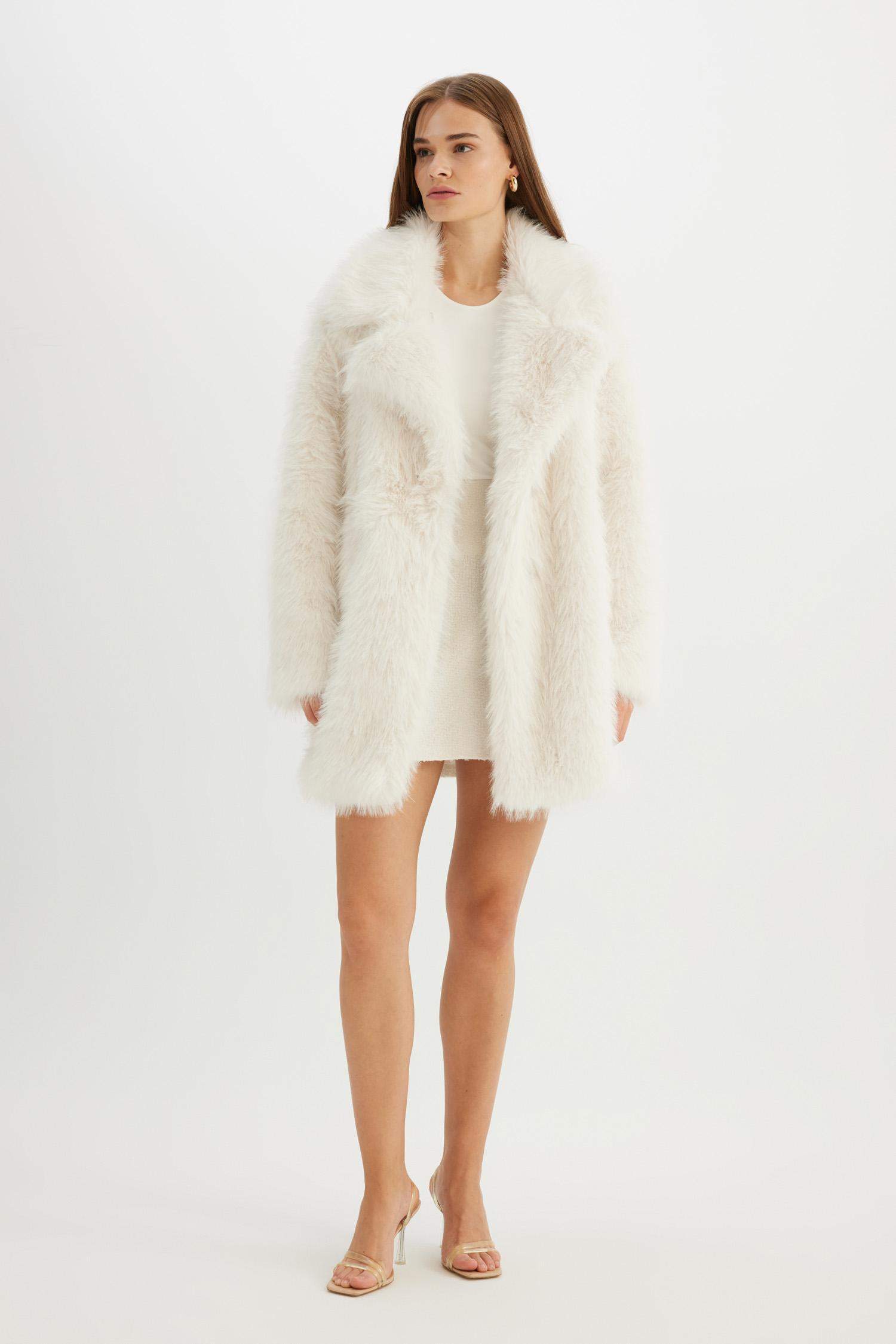 Uzun Pelüş Kaban Oversize Geniş Kalıp Çıtçıtlı