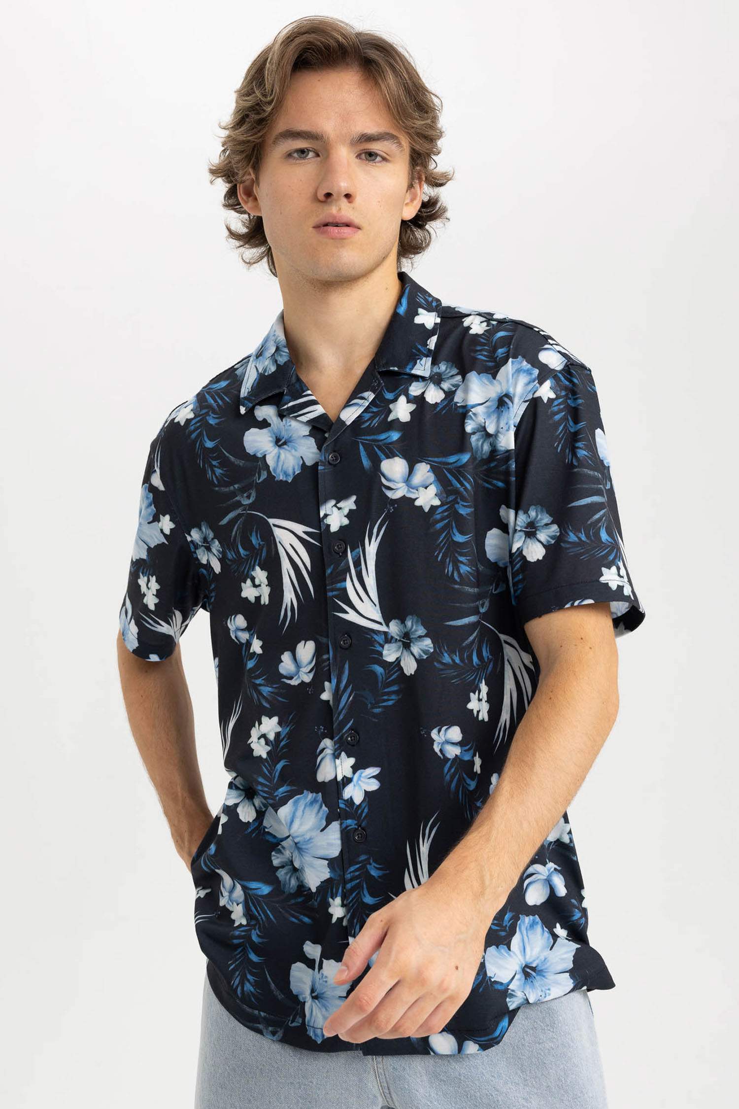 Regular Fit Apache Neck Printed Short Sleeve Shirt