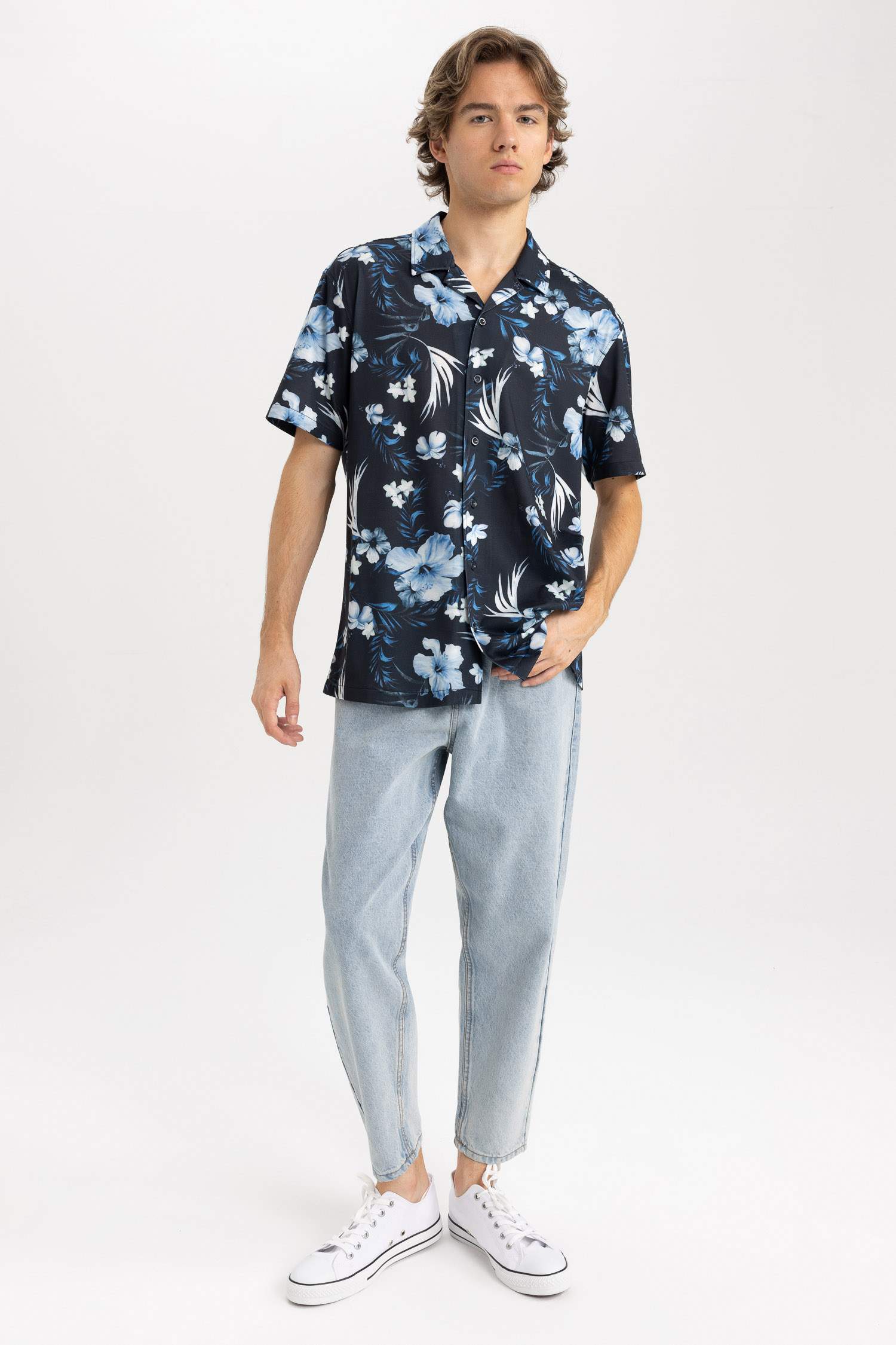 Regular Fit Apache Neck Printed Short Sleeve Shirt