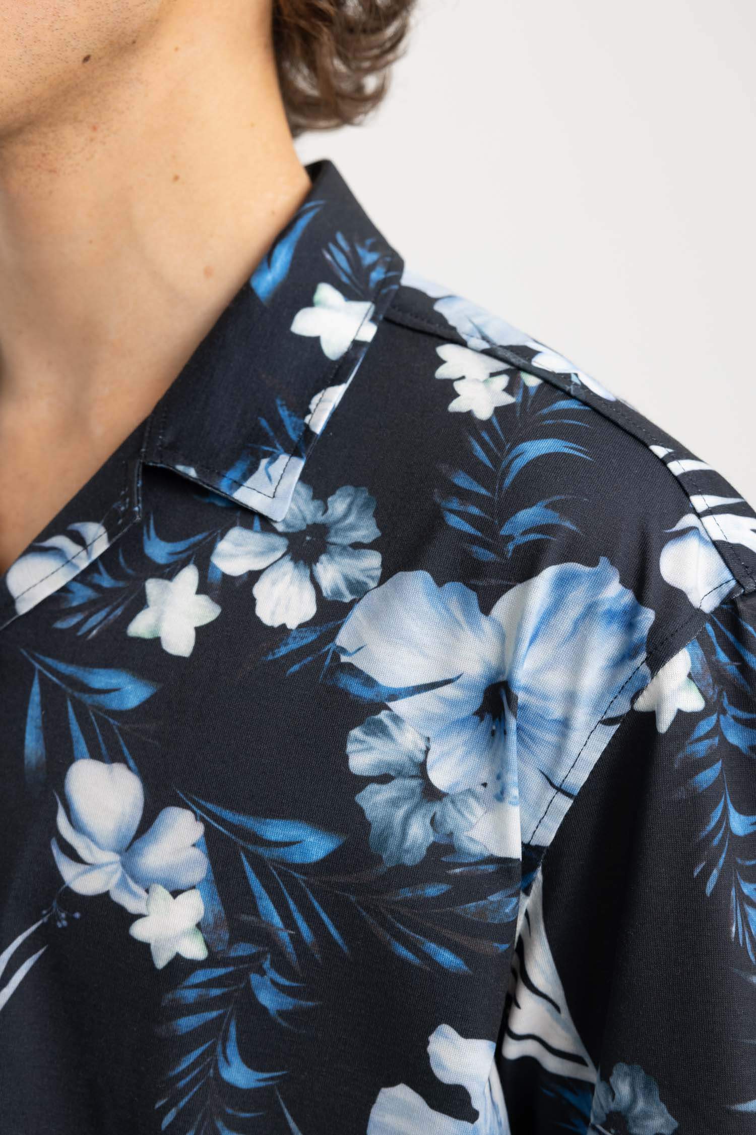 Regular Fit Apache Neck Printed Short Sleeve Shirt