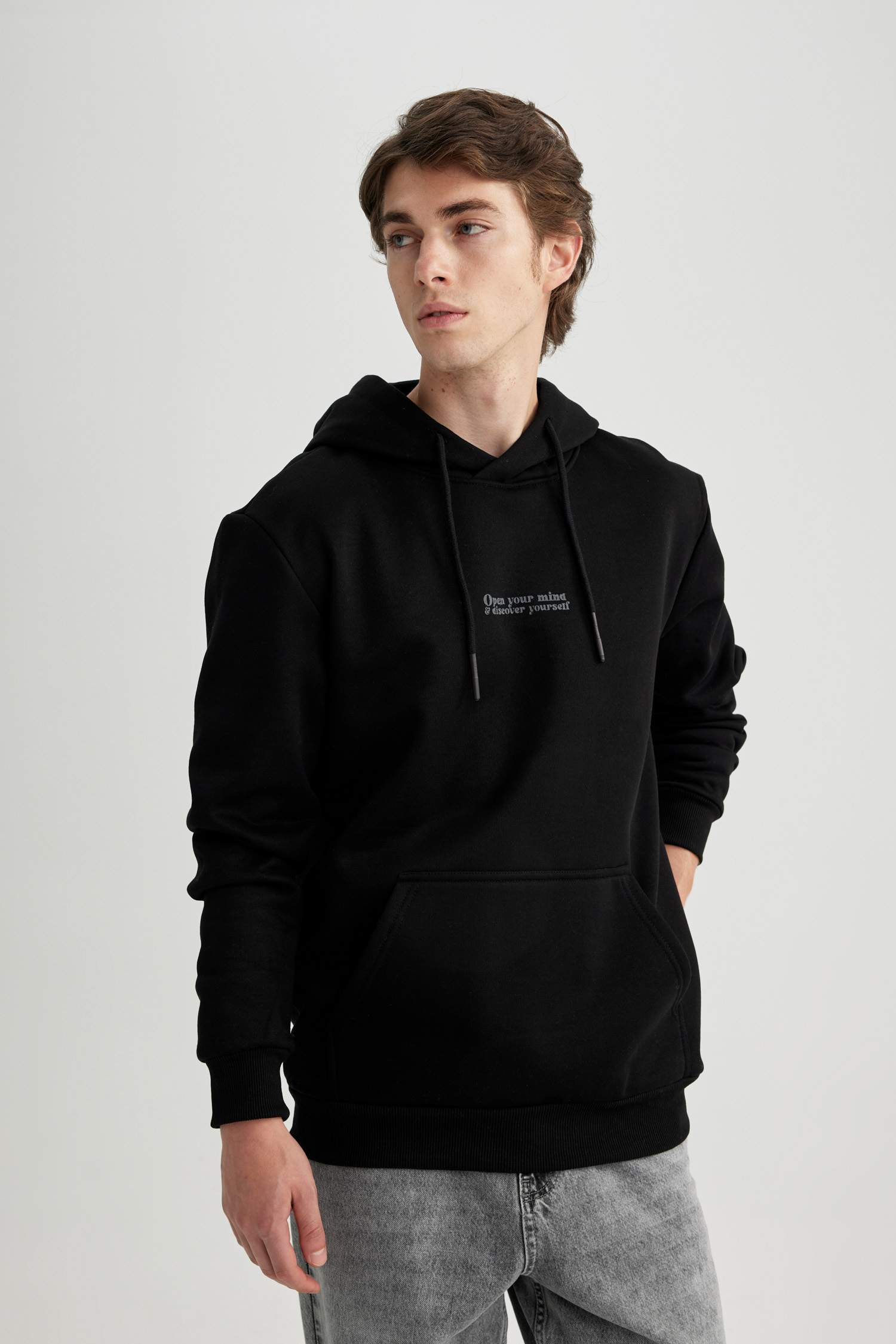 Свитшот стандартного кроя с капюшоном