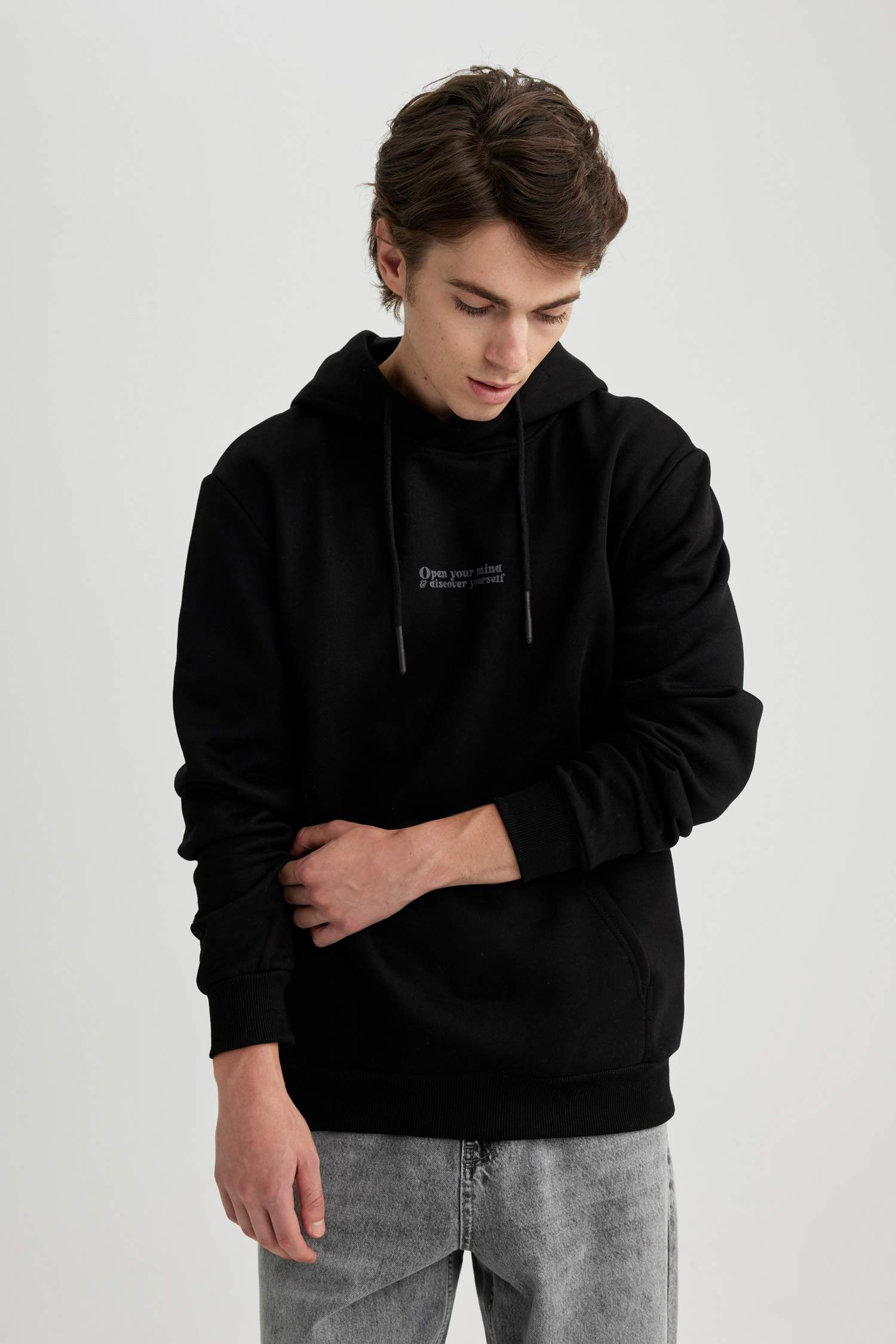 Свитшот стандартного кроя с капюшоном