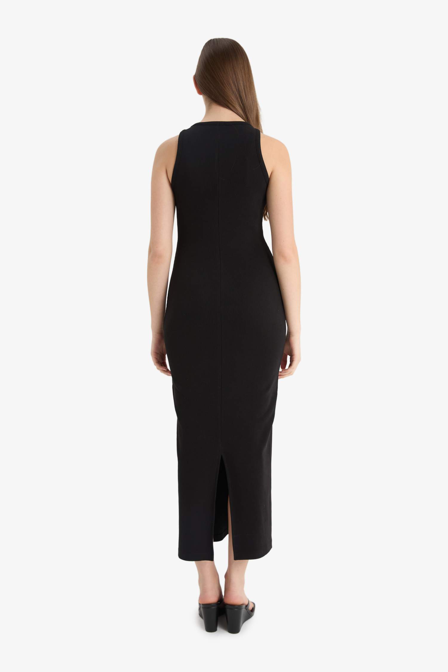 فستان طويل اسود بيزك مضلع بوديكون بياخة هالتر