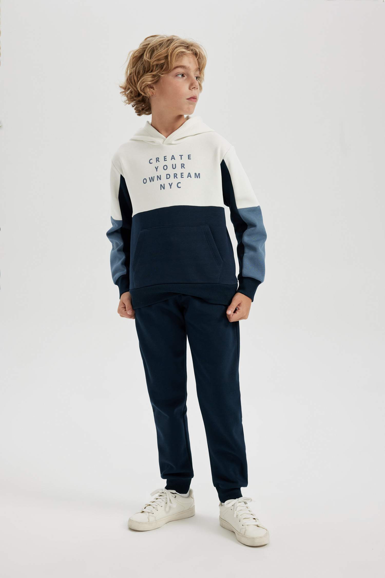 طقم من قطعتين