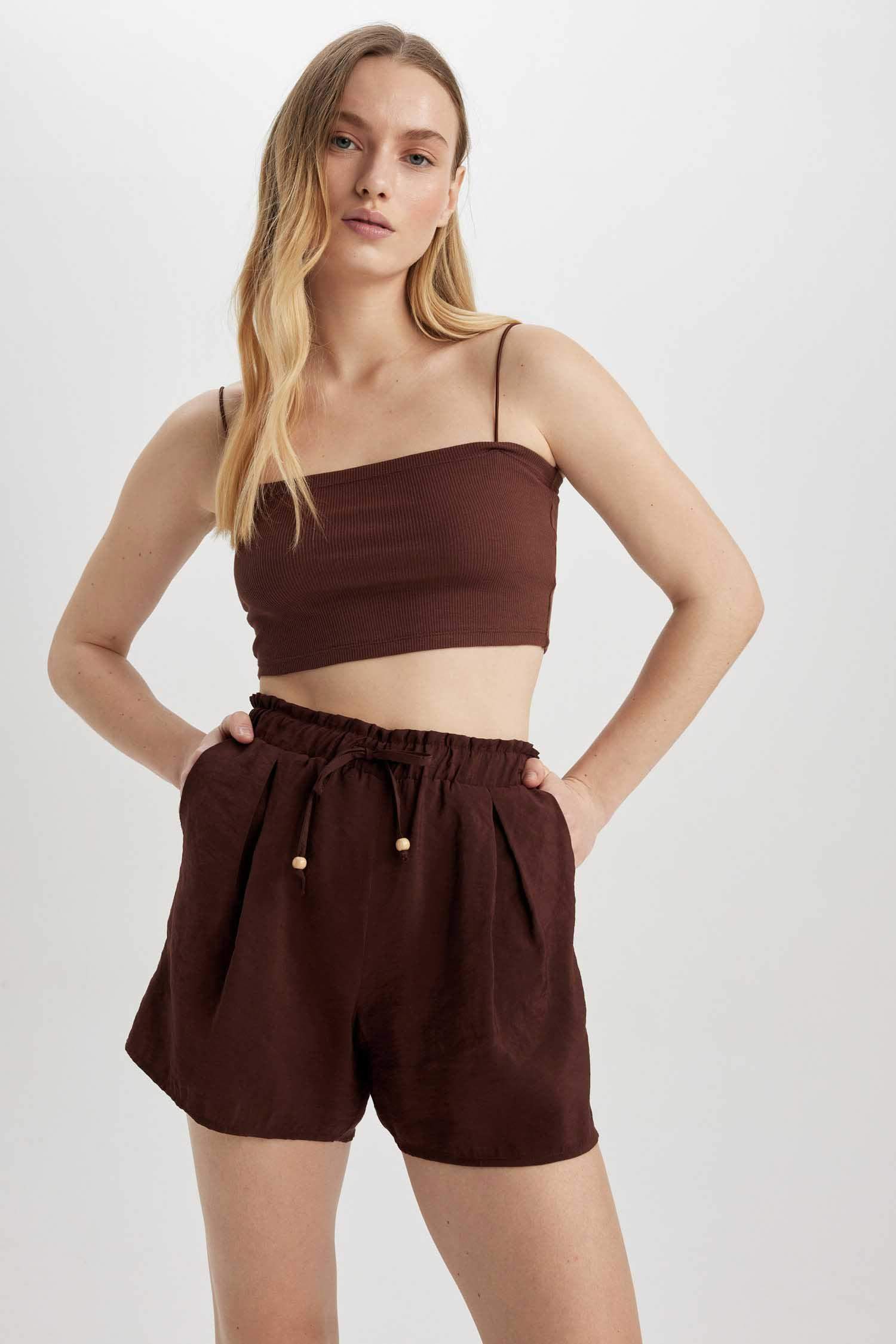 Short Taille haute Ourlet large