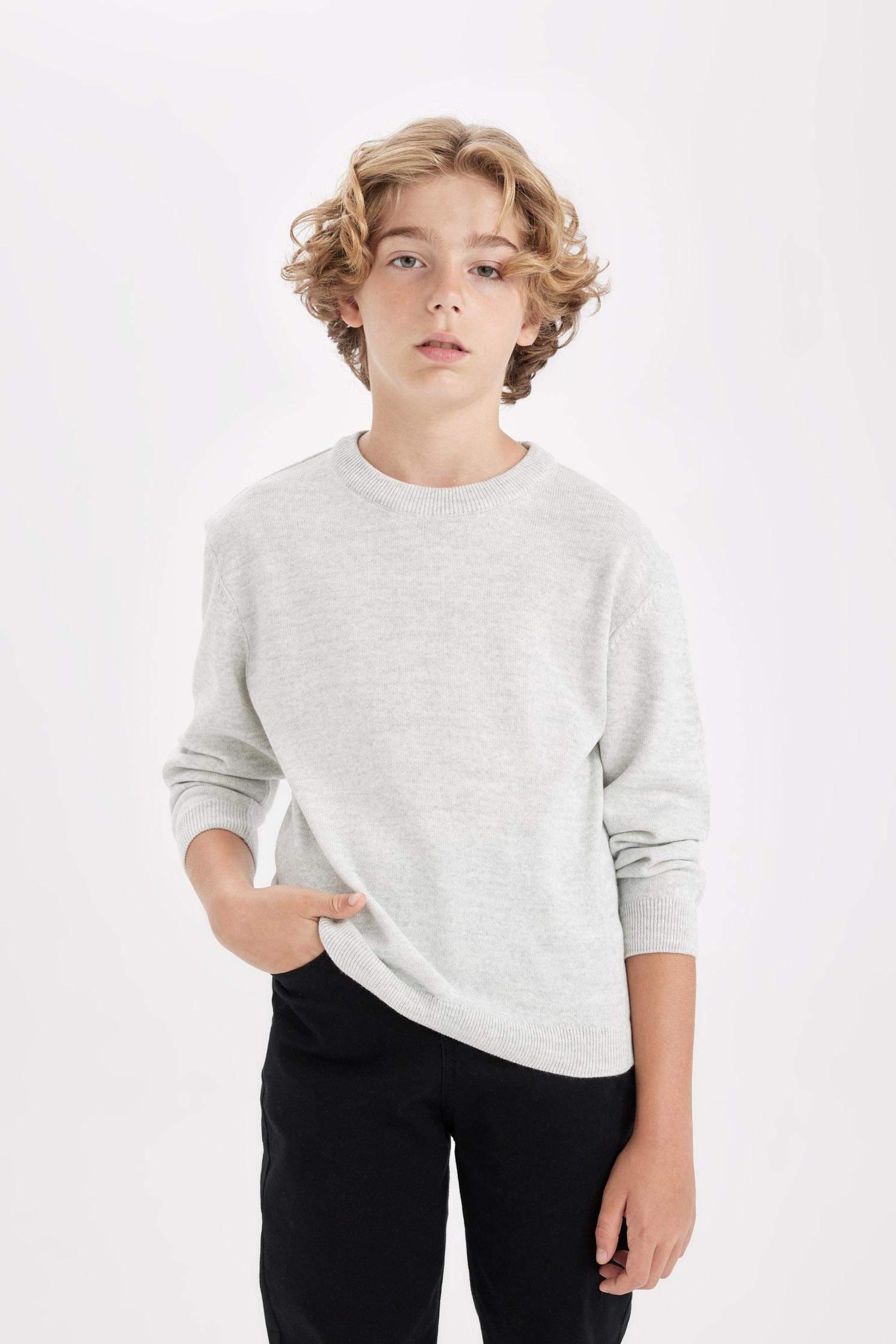Свитер базовый с круглым вырезом для мальчиков
