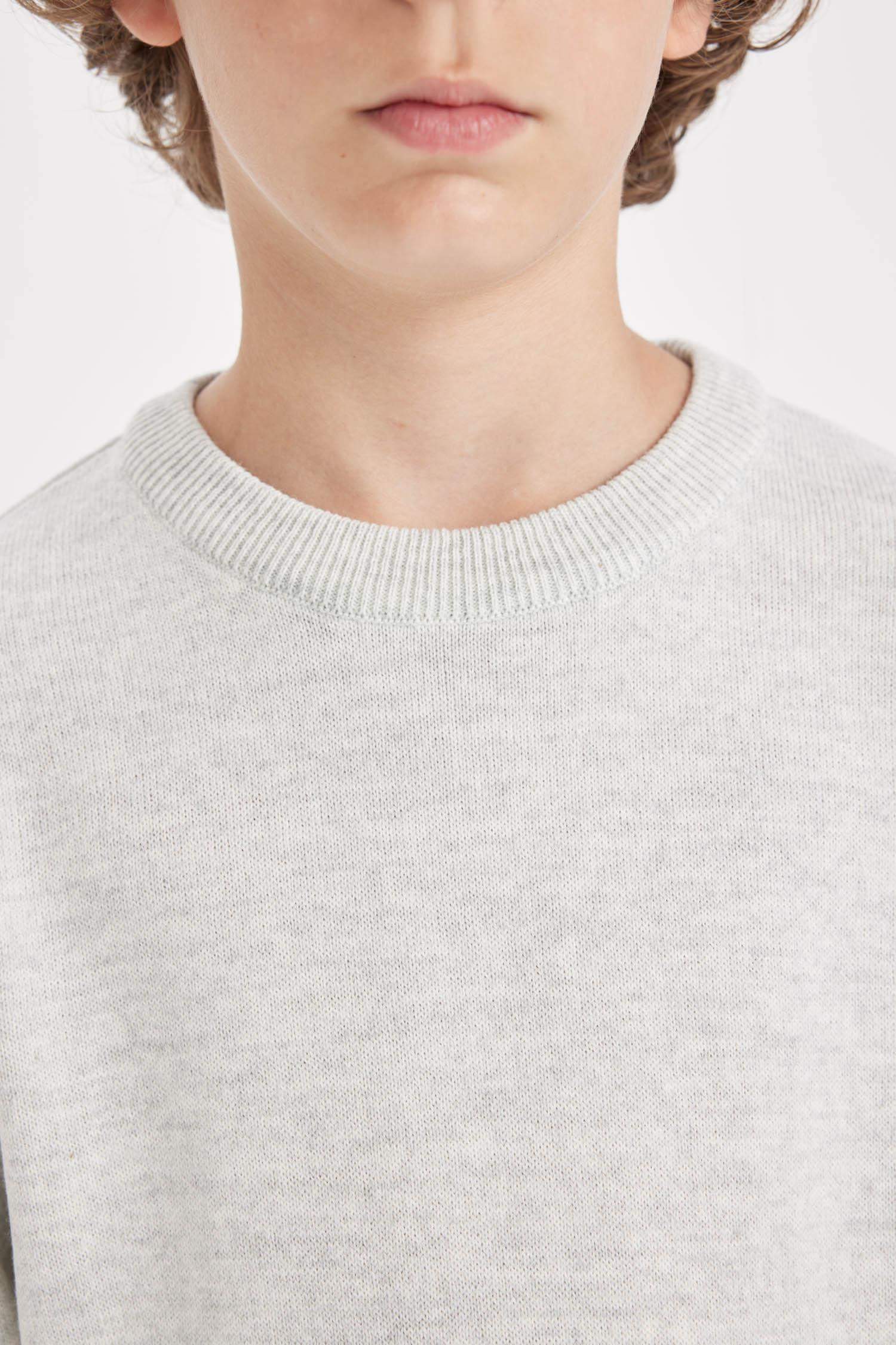 Свитер базовый с круглым вырезом для мальчиков