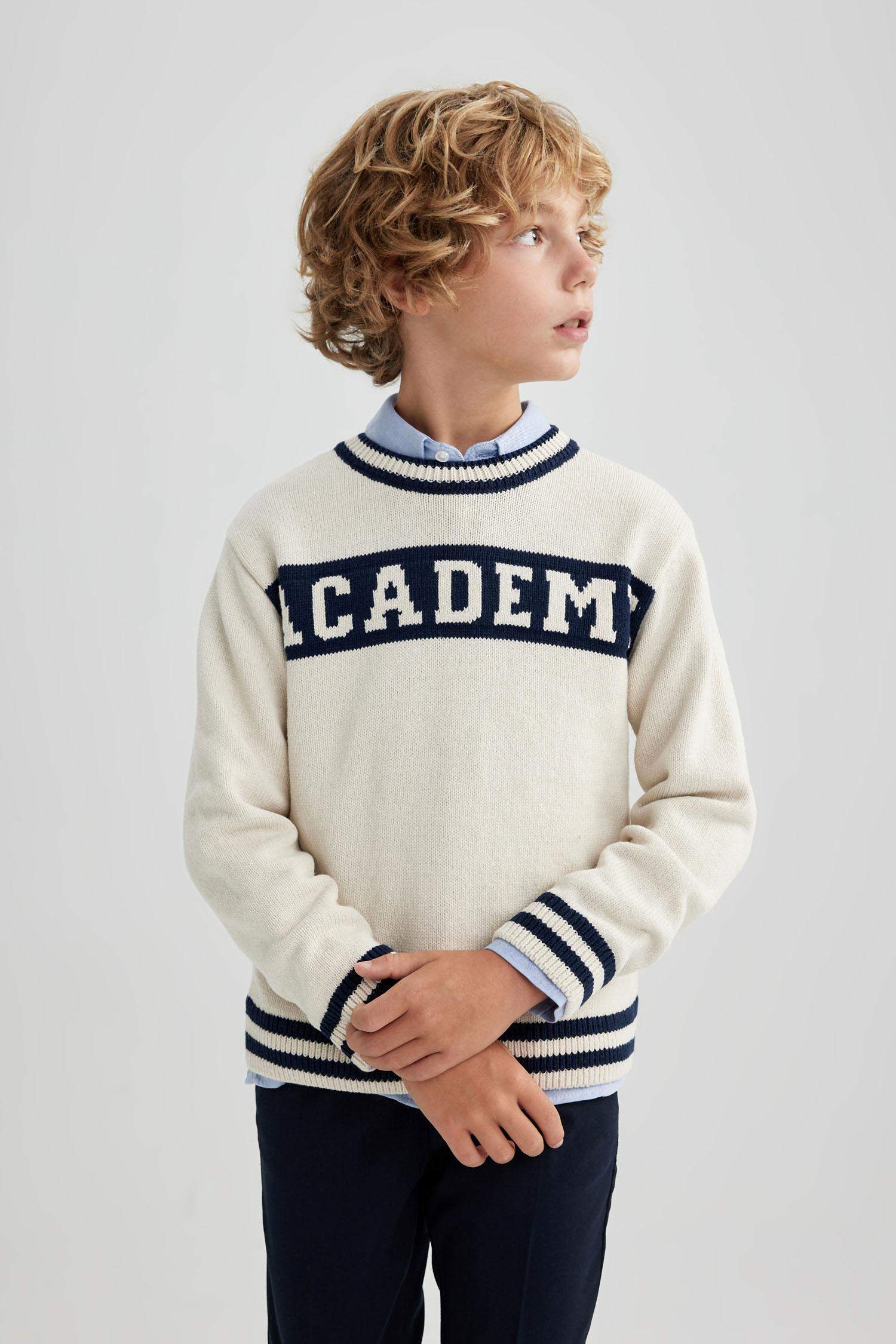 Свитер с капюшоном для мальчиков