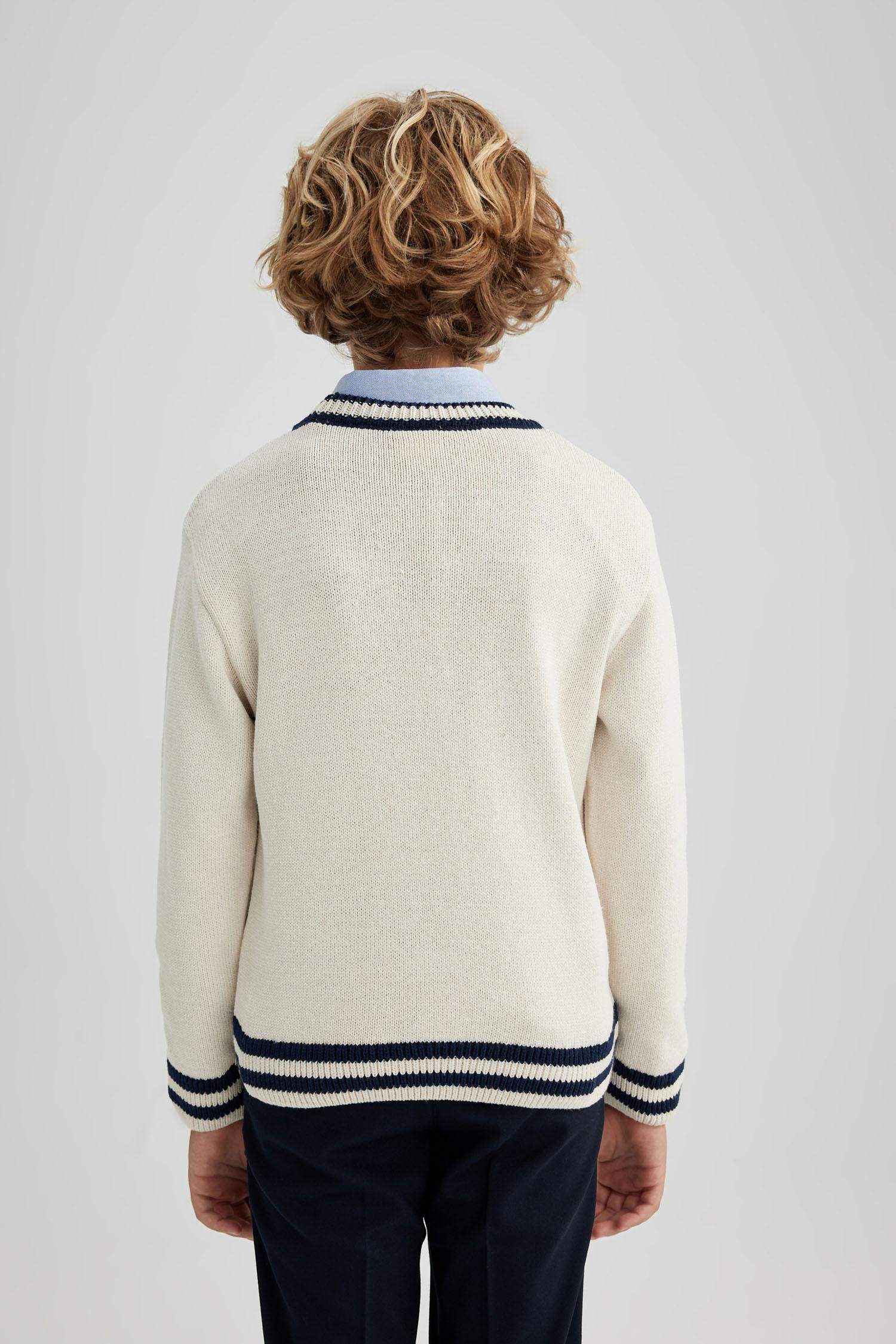 Свитер с капюшоном для мальчиков