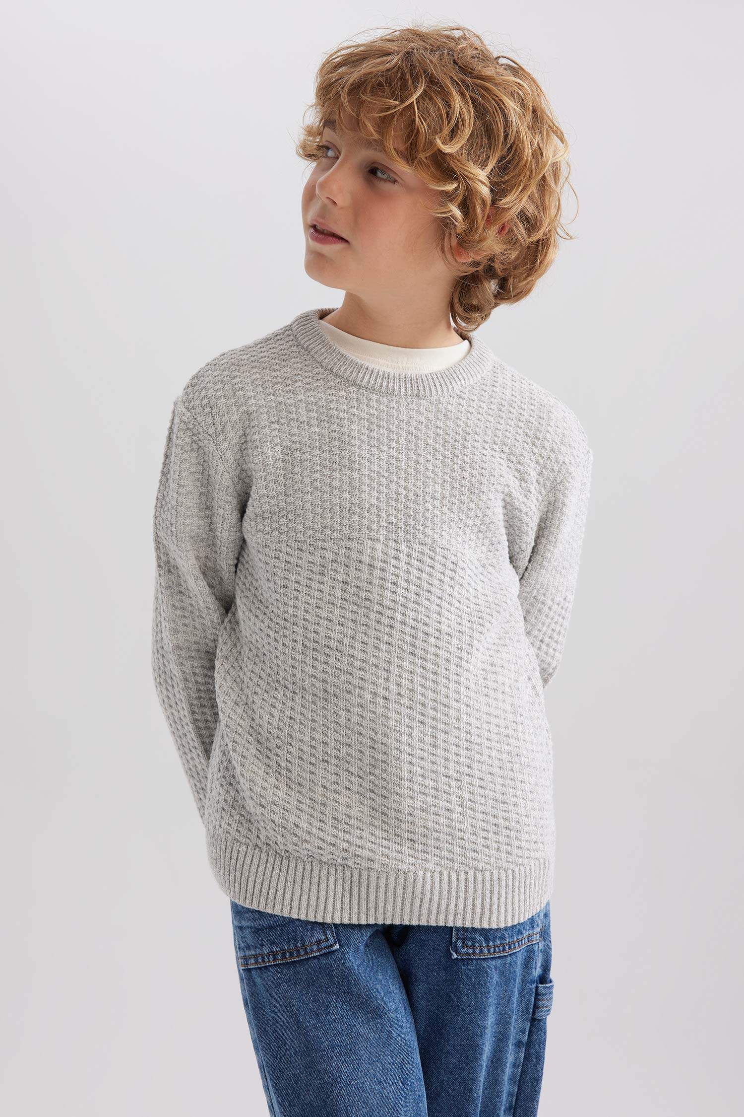 Пуловер стандартного крою з круглим вирізом трикотажний для хлопчиків