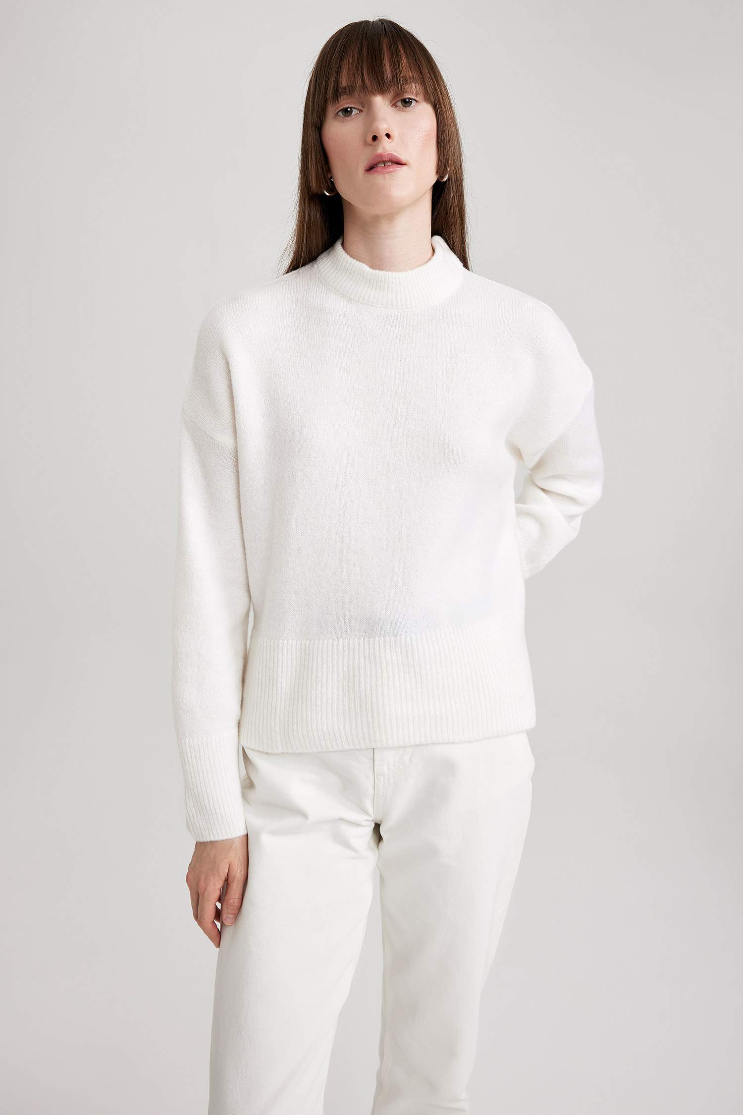 بلوز صوف قصة مريحة بياخة مستديرة