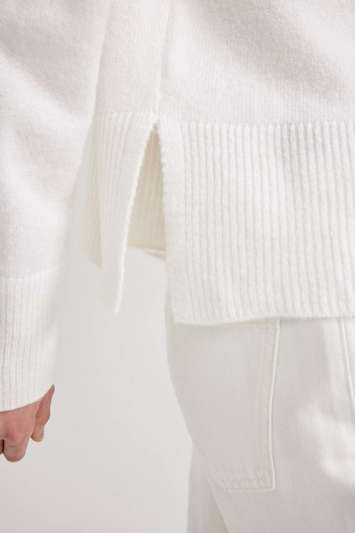 بلوز صوف قصة مريحة بياخة مستديرة