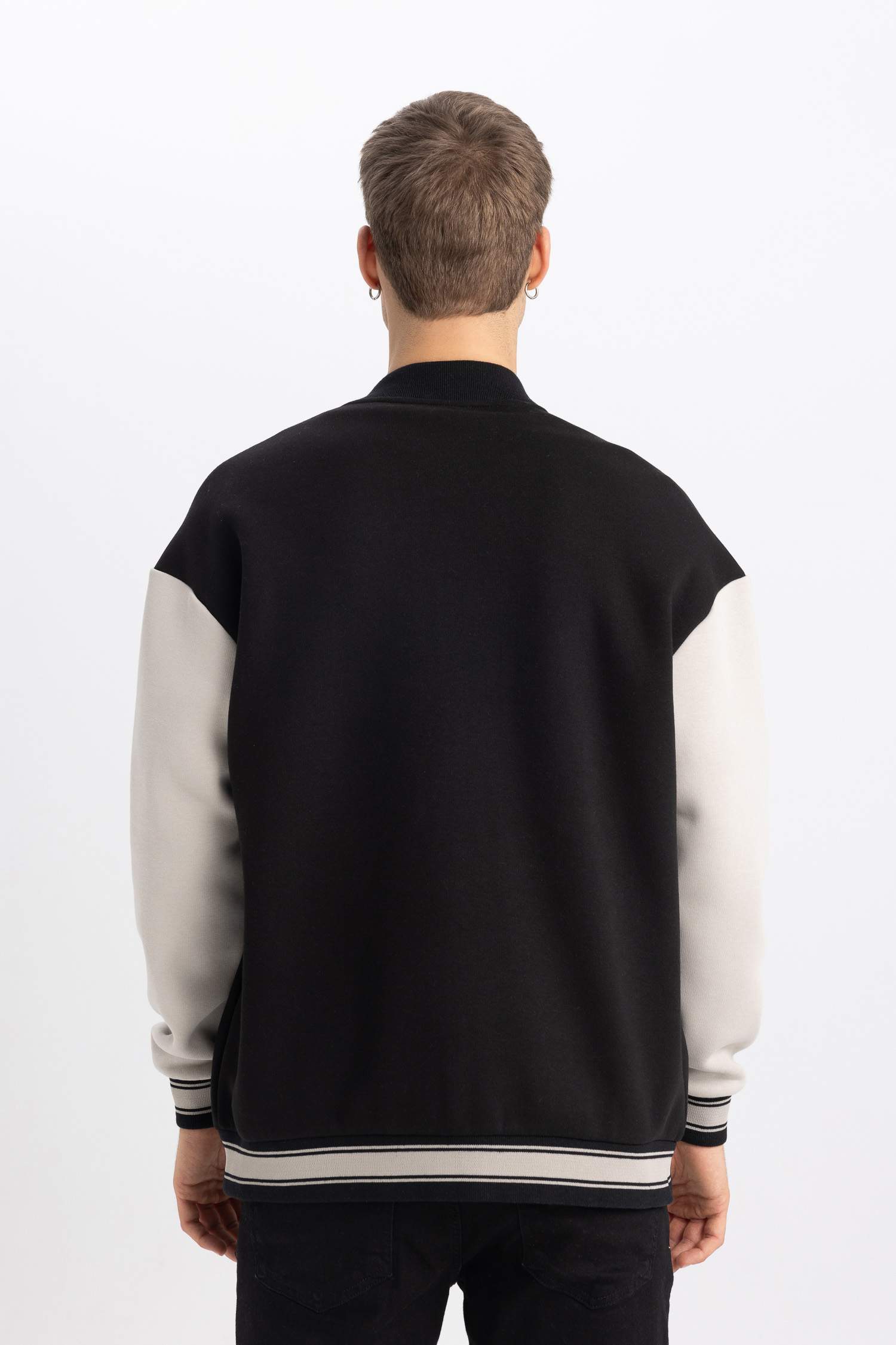 جاكيت بومبر قماش سميك اوفر سايز ببطانة ناعمة