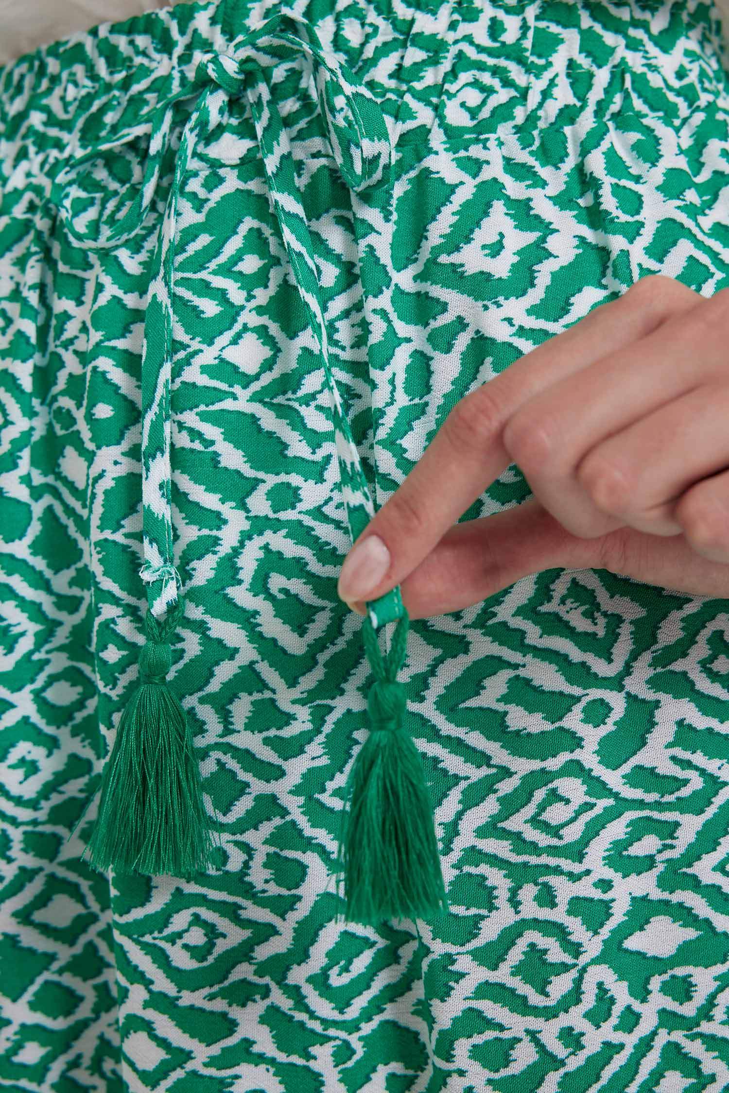 Green Woman Crinkle Viscose Midi Skirt 2817328 DeFacto