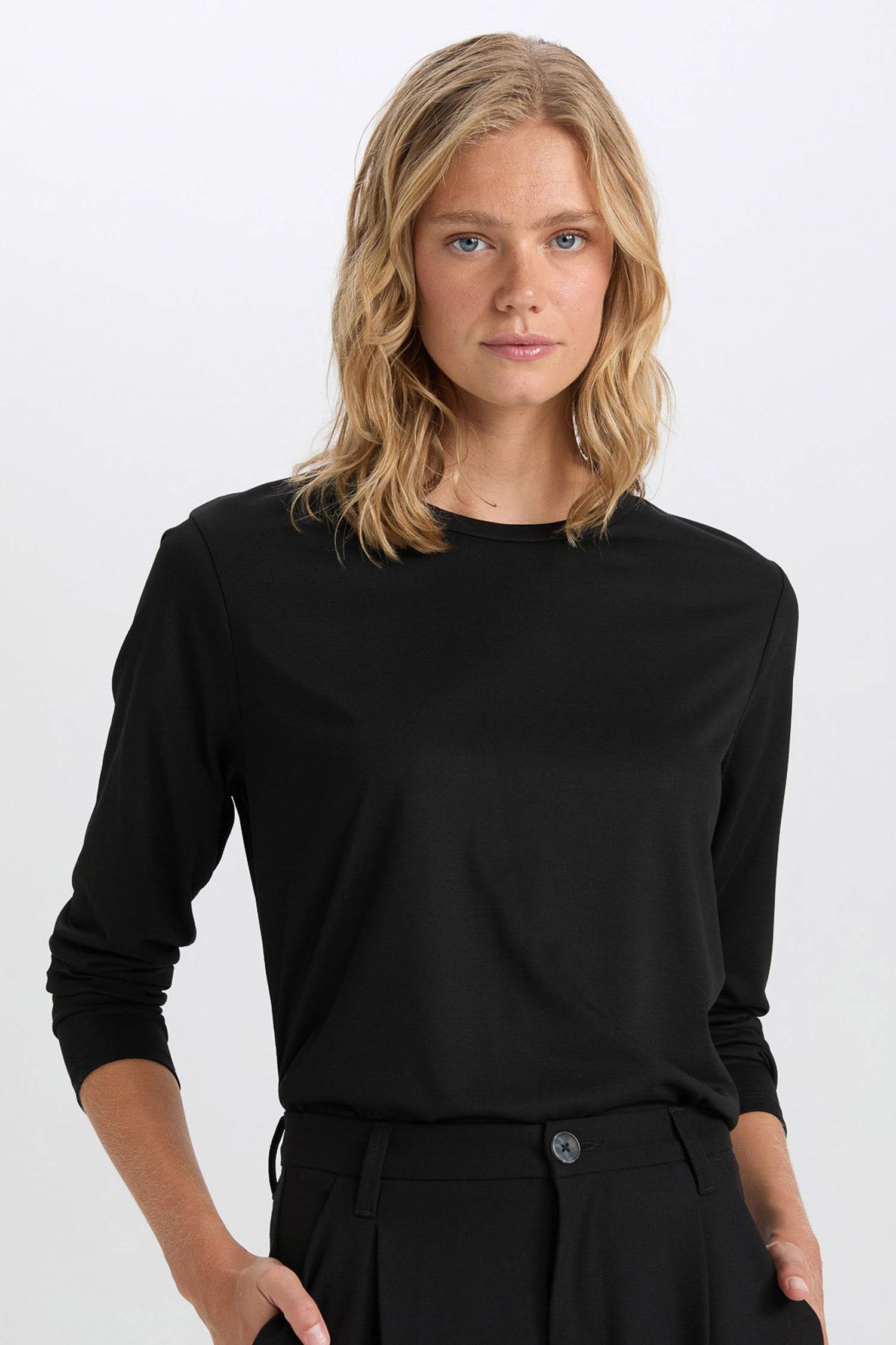 تي شيرت قطن كم طويل قصة عادية