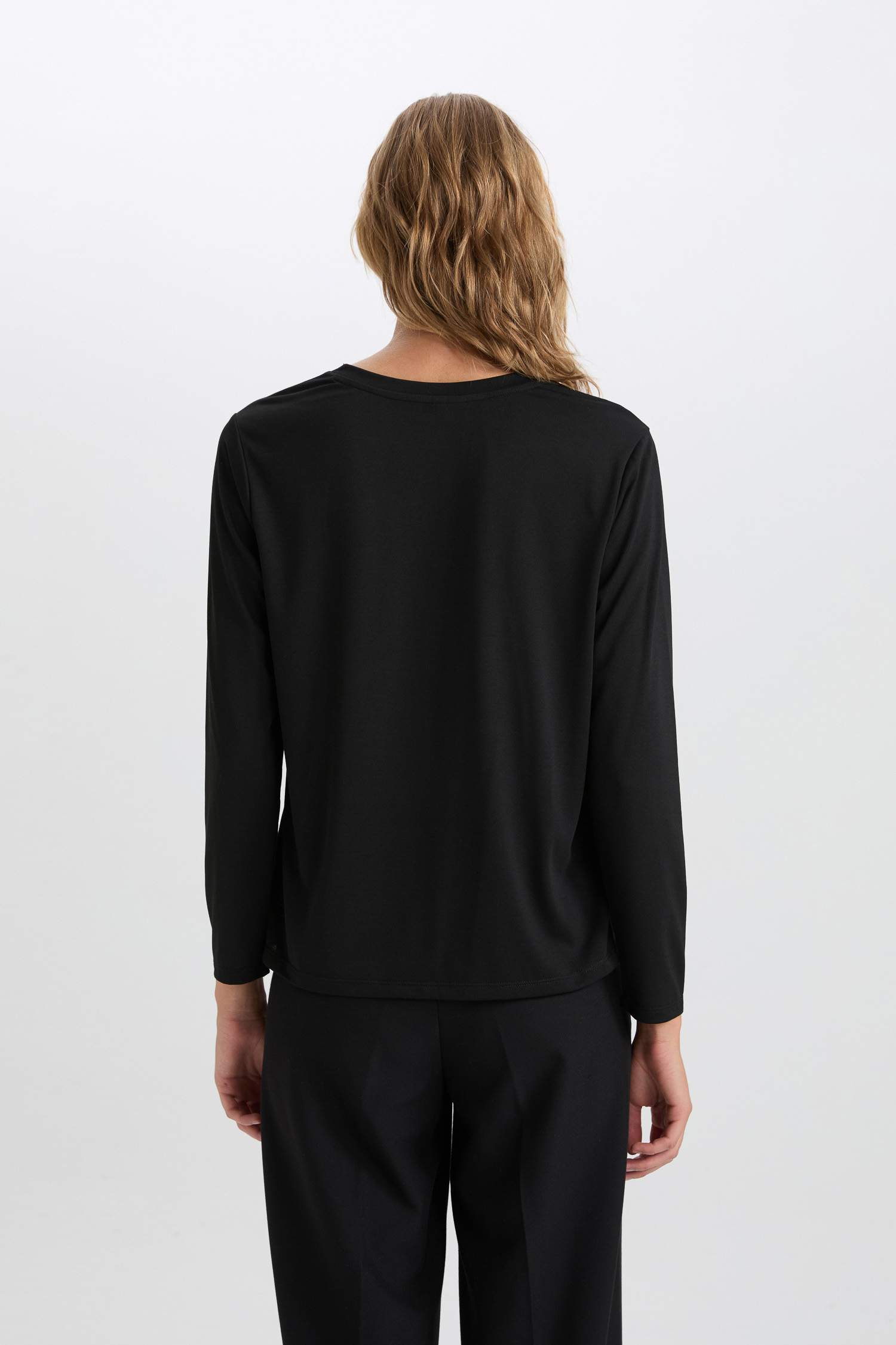 تي شيرت قطن كم طويل قصة عادية