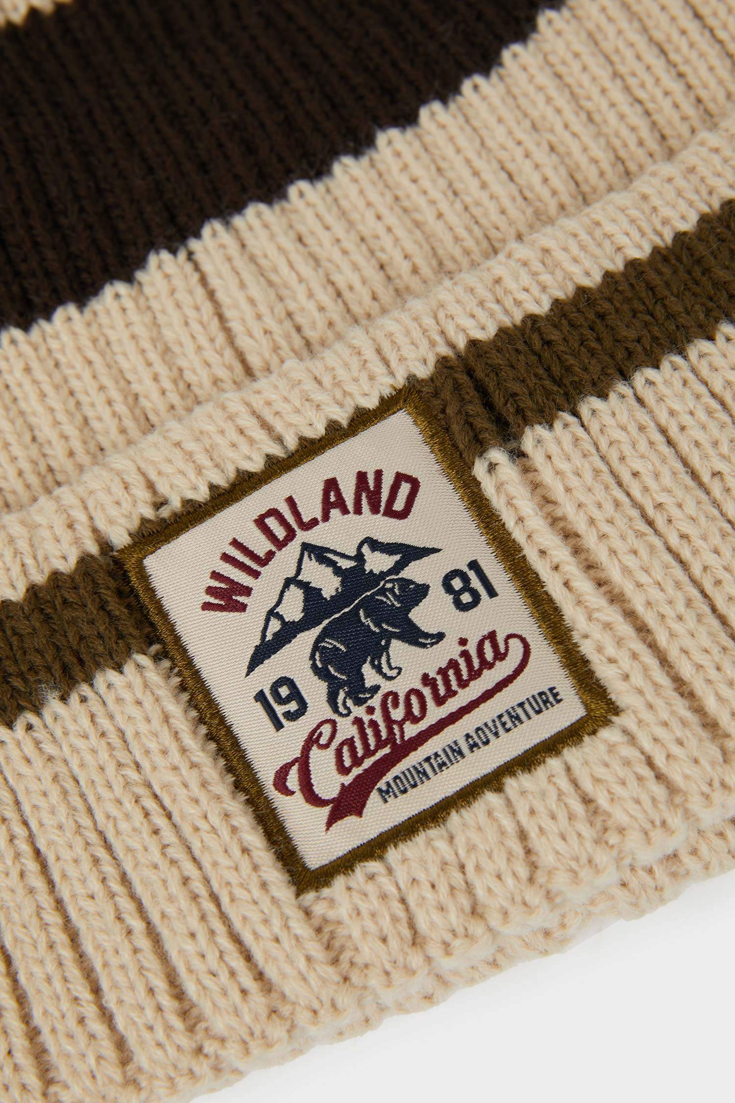 Man Knitwear Labeled Beanie