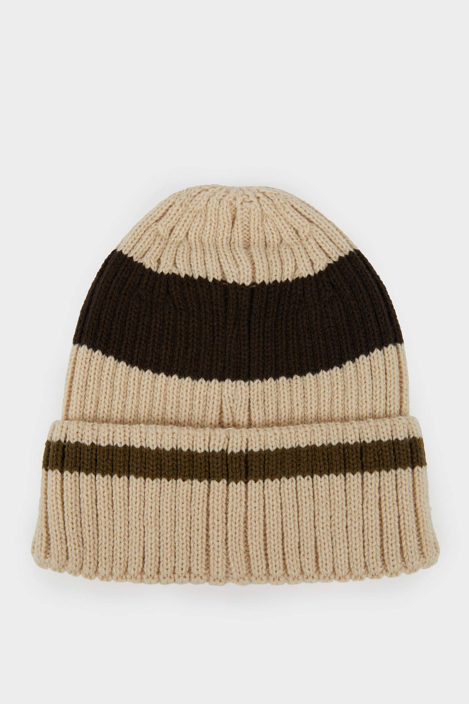 Man Knitwear Labeled Beanie
