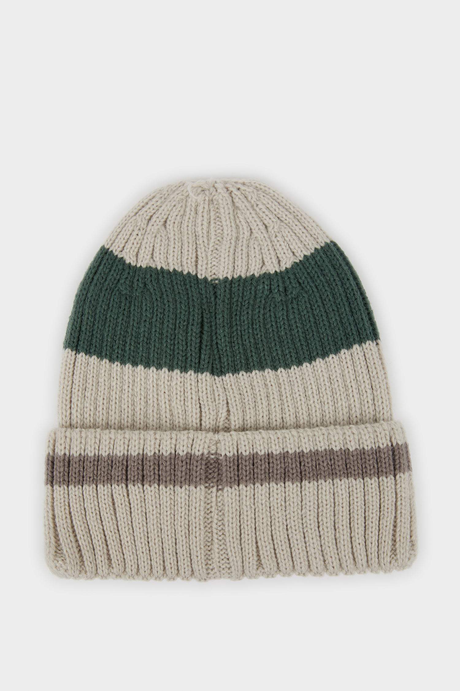 قبعة تريكو باتكيت