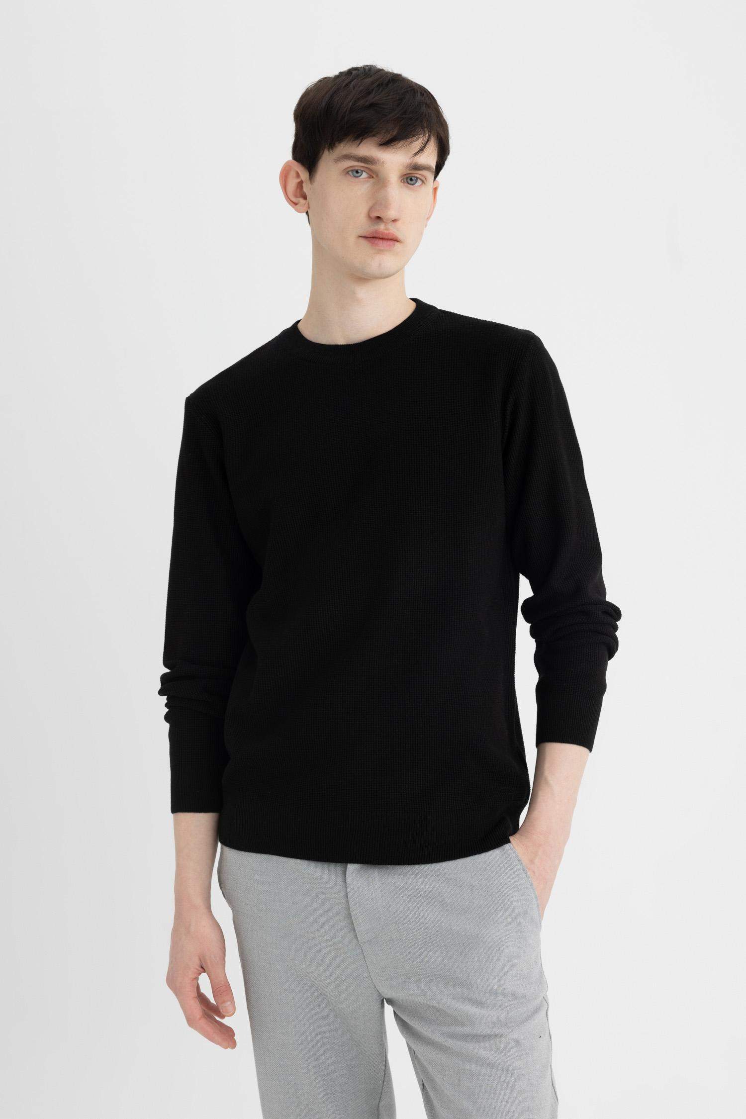 Black Standard Fit Cotton Crew Neck Knitted Pullover