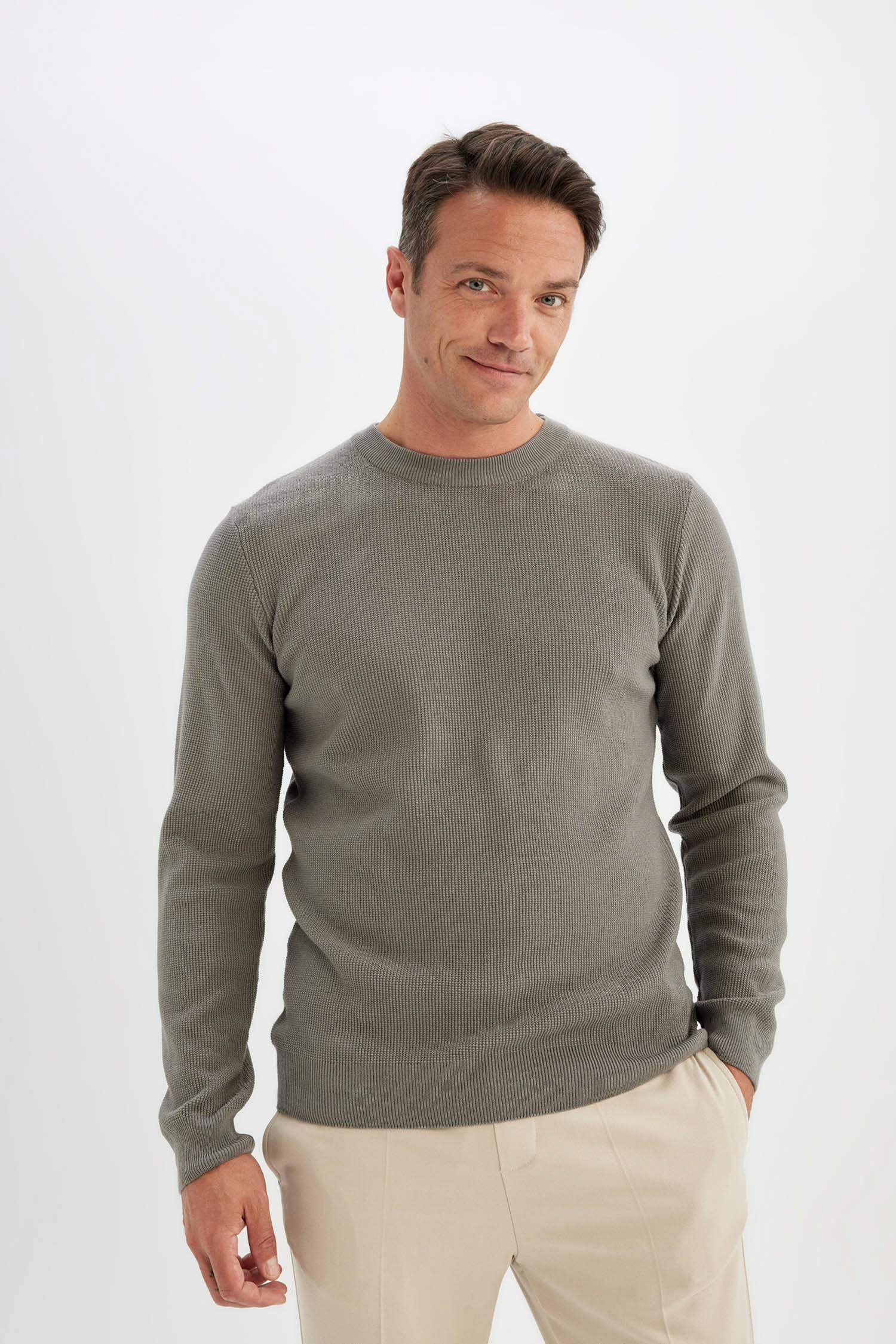 بلوفر قطن قصة عادية برقبة مستديرة