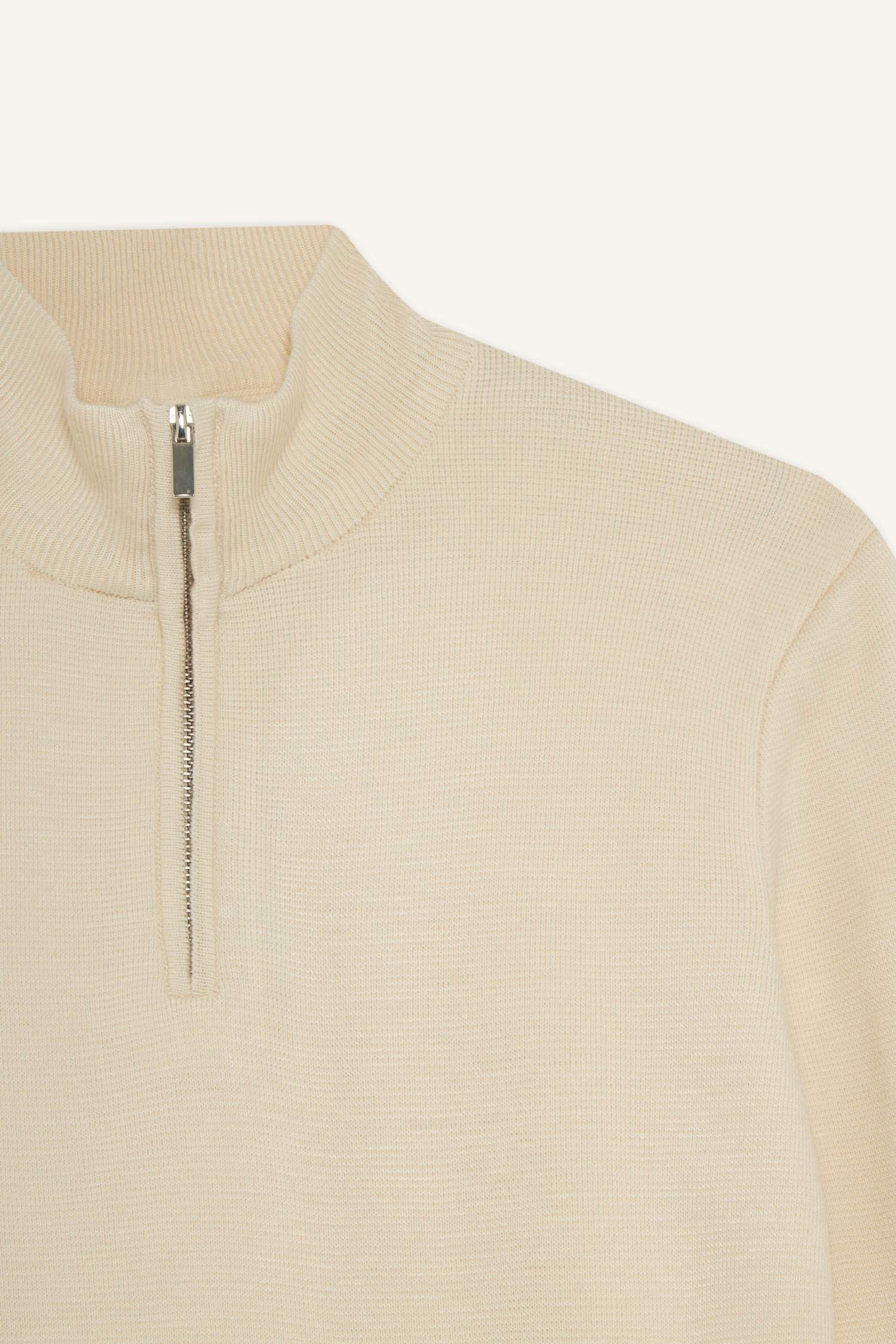 بلوز تريكو قصة عادية بياخة نص سحاب